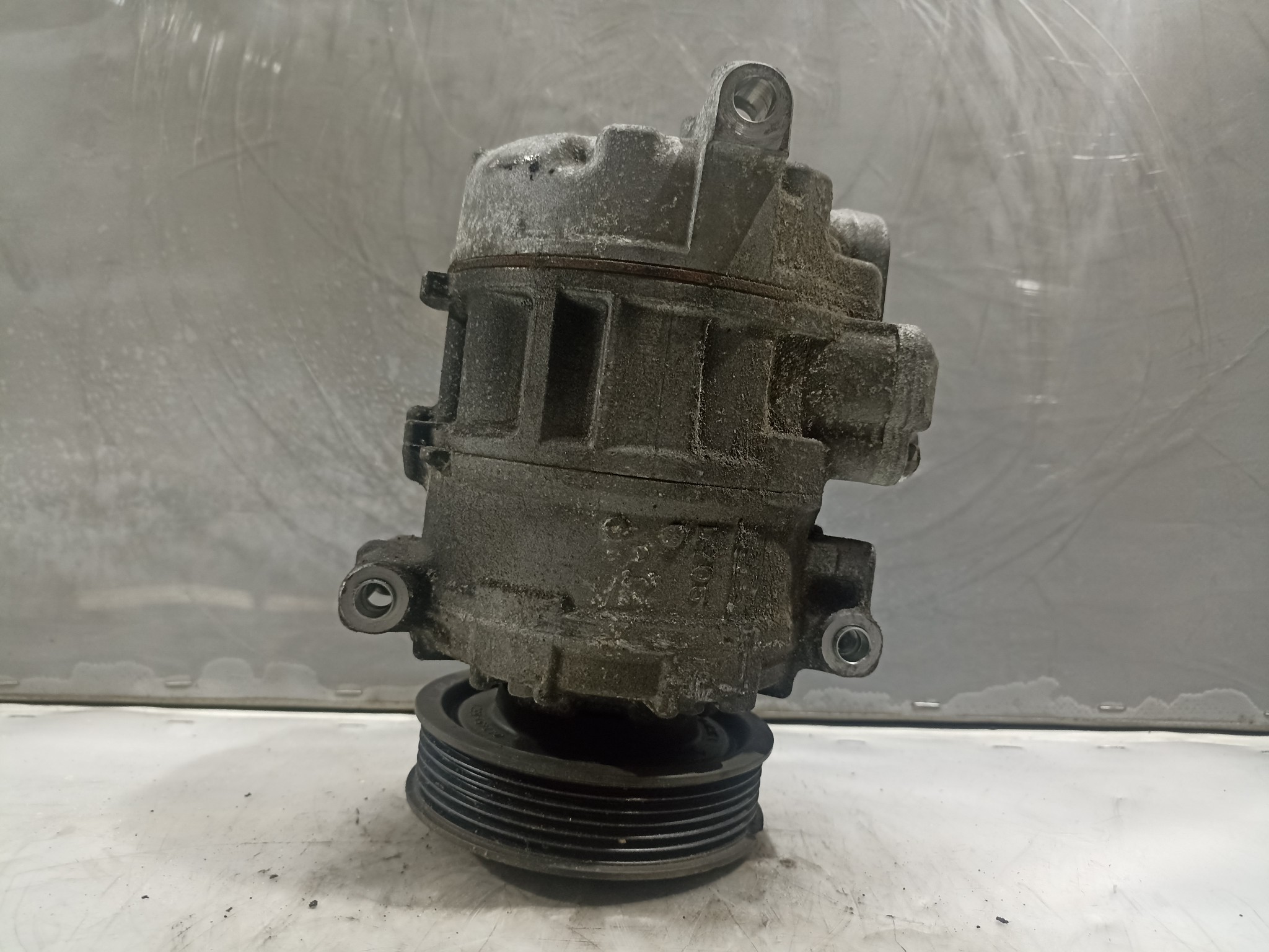 КОМПРЕССОР КОНДИЦИОНЕРА AUDI VOLKSWAGEN SEAT SKODA 1K0820803F XE368Z