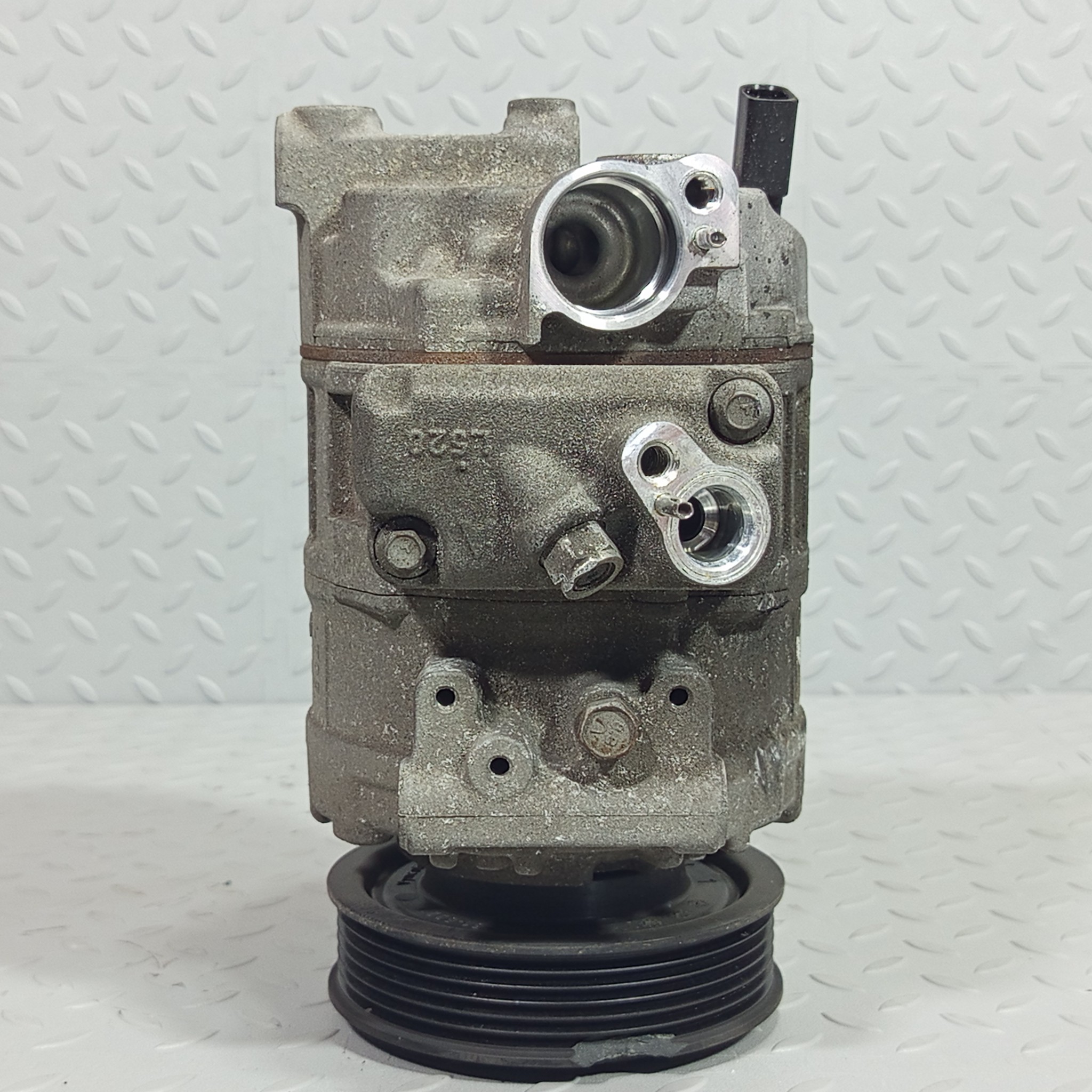 КОМПРЕССОР КОНДИЦИОНЕРА AUDI VOLKSWAGEN SEAT SKODA 1K0820803F GA795Z