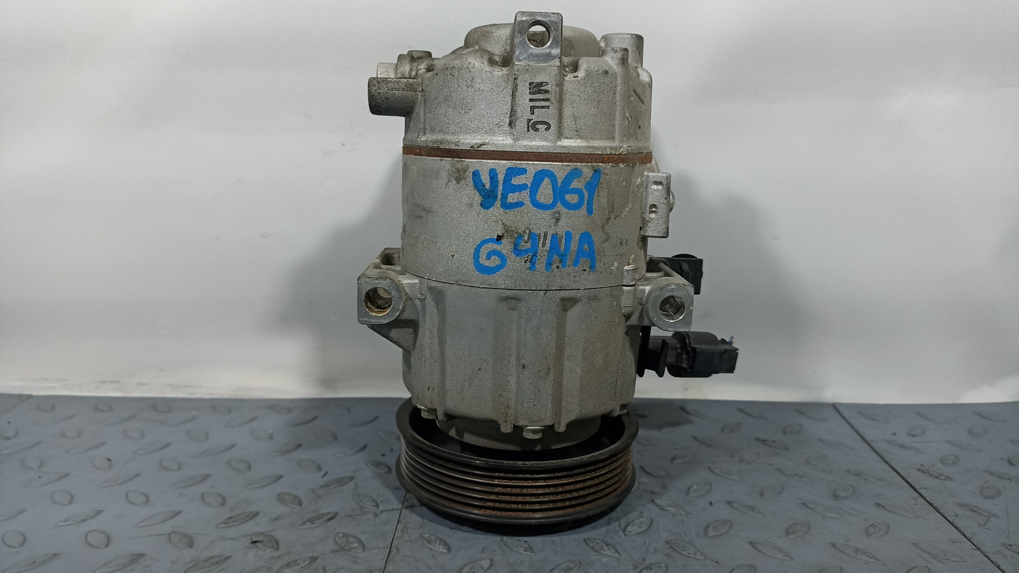 КОМПРЕССОР КОНДИЦИОНЕРА HYUNDAI KIA 977013X601 YE061Z