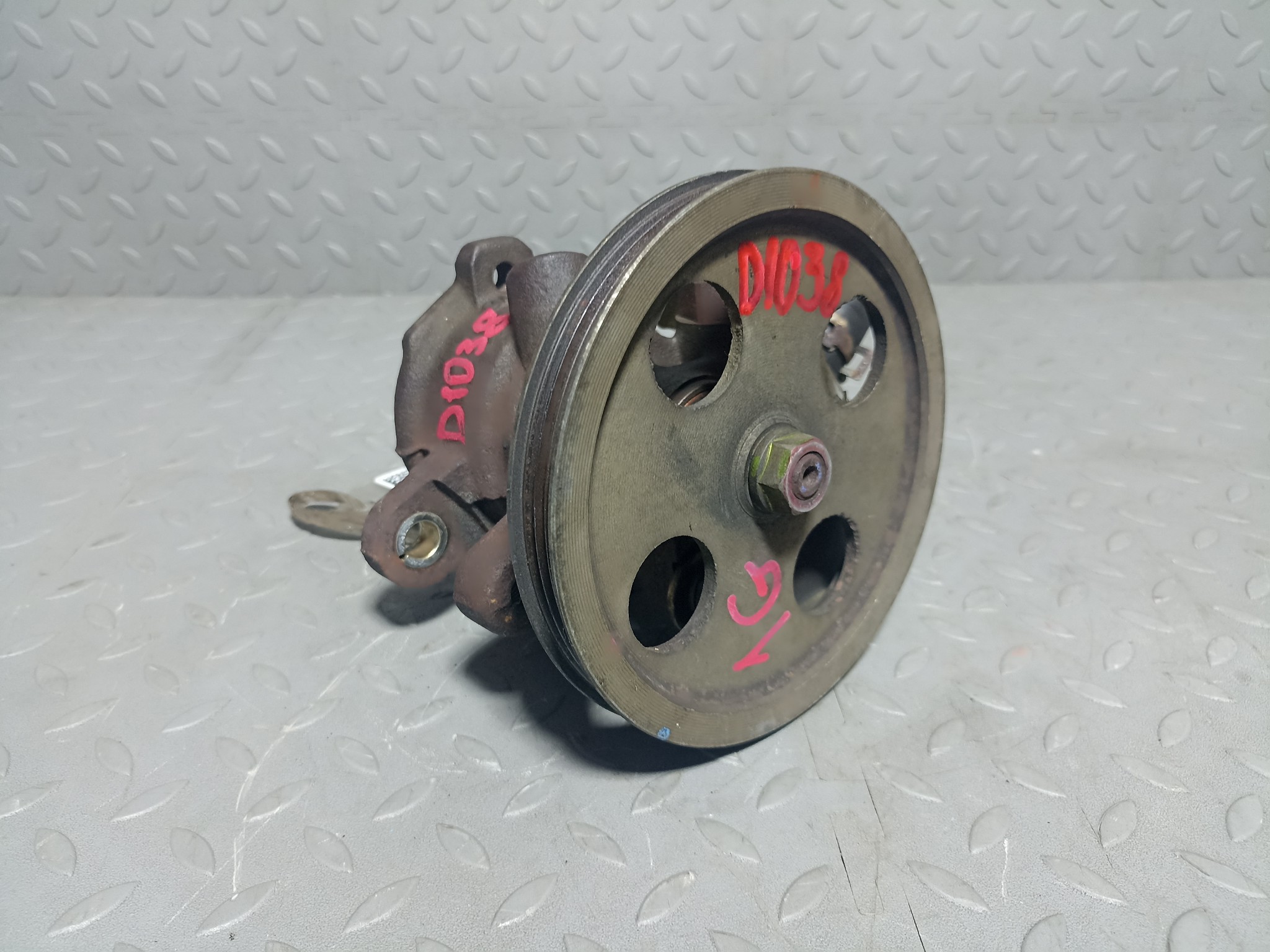 ГУР TOYOTA LEXUS 4430222080 D1038