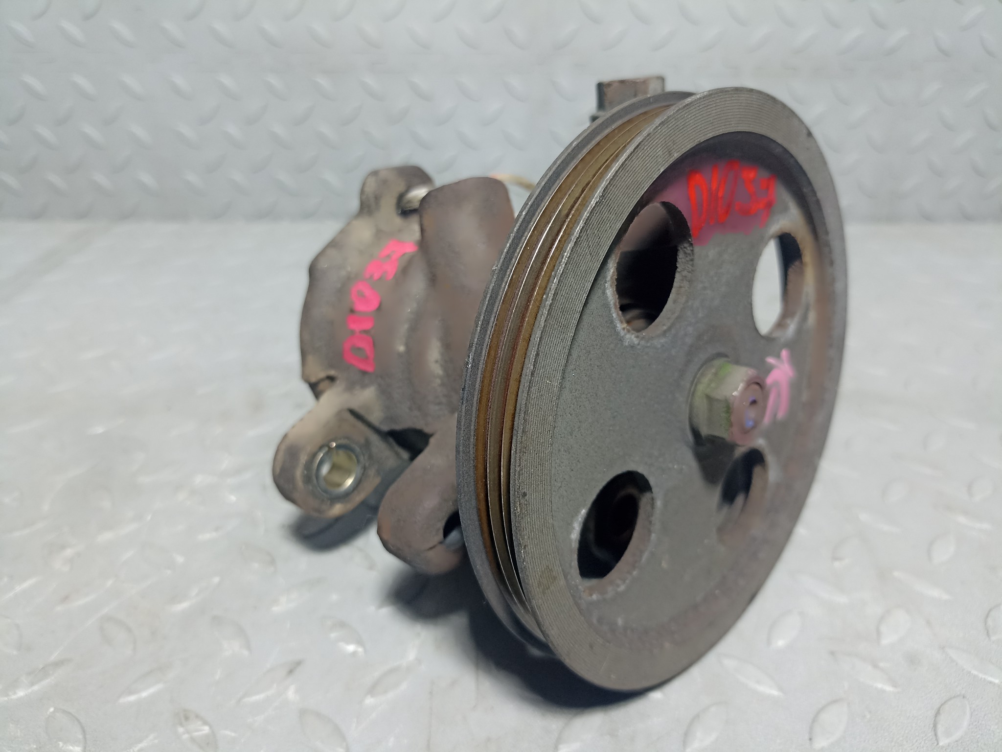 ГУР TOYOTA LEXUS 4430222080 D1037