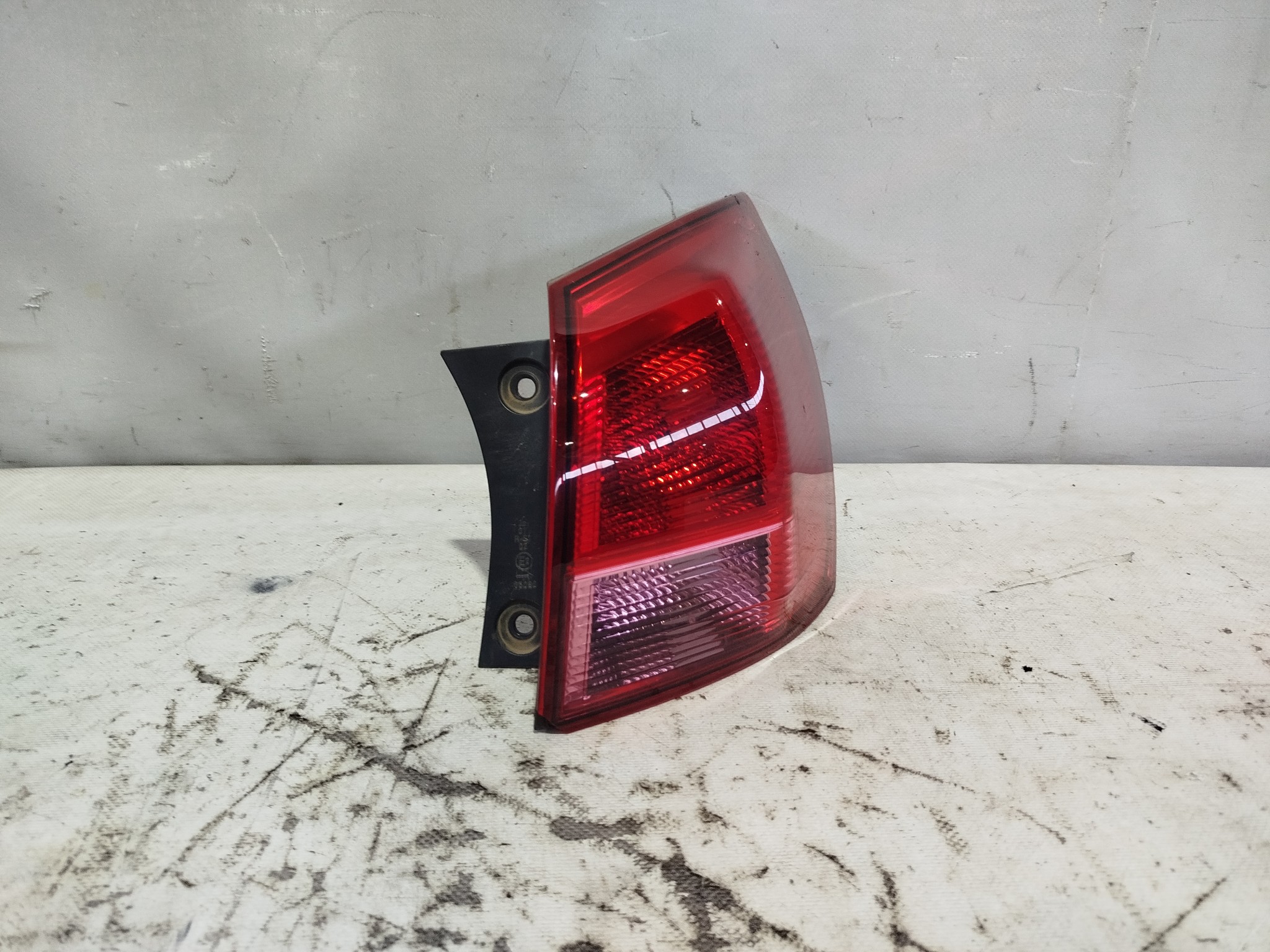 ФОНАРЬ NISSAN ПРАВЫЙ 26550JD000 NA7780