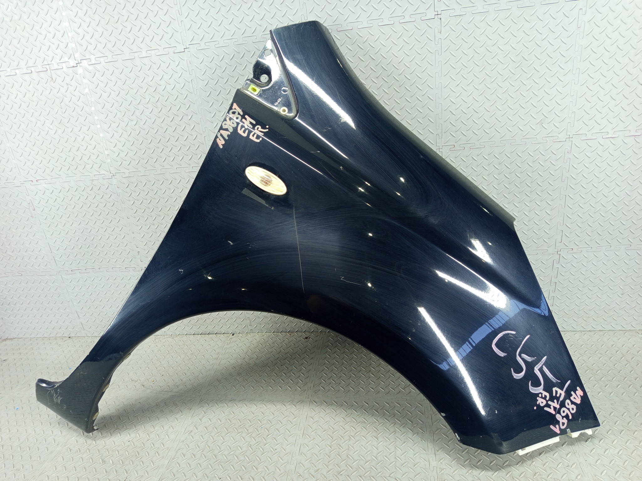 КРЫЛО NISSAN NOTE F31001U6AA ПЕРЕДНЕЕ ПРАВОЕ  черный, KH3 NA8681