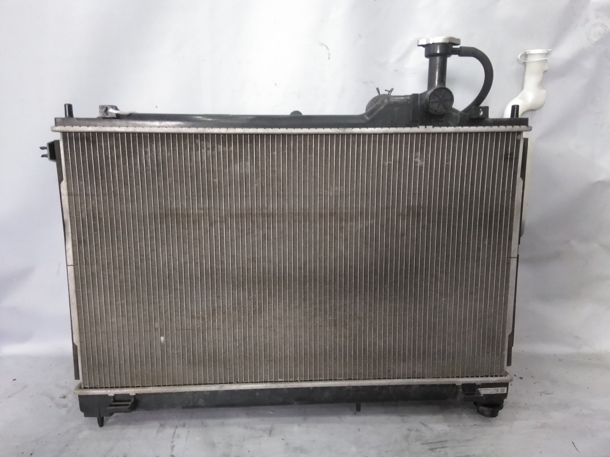 РАДИАТОР ДВИГАТЕЛЯ MITSUBISHI 1350A601  VB1176