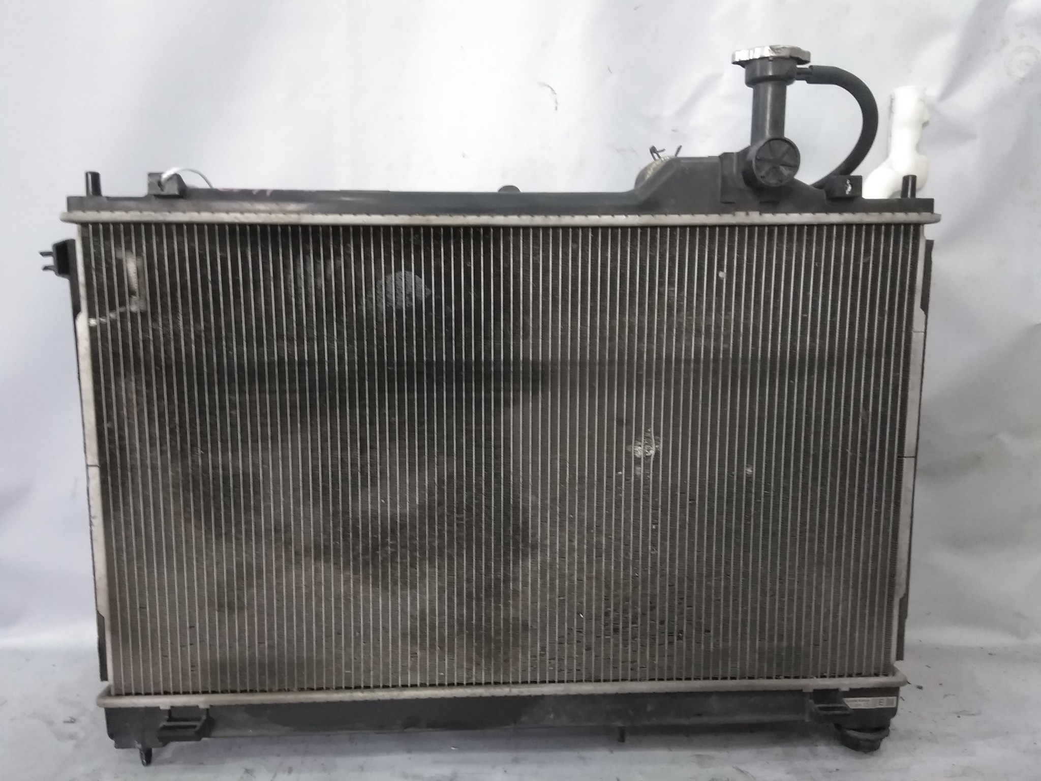 РАДИАТОР ДВИГАТЕЛЯ MITSUBISHI 1350A601  VB1172