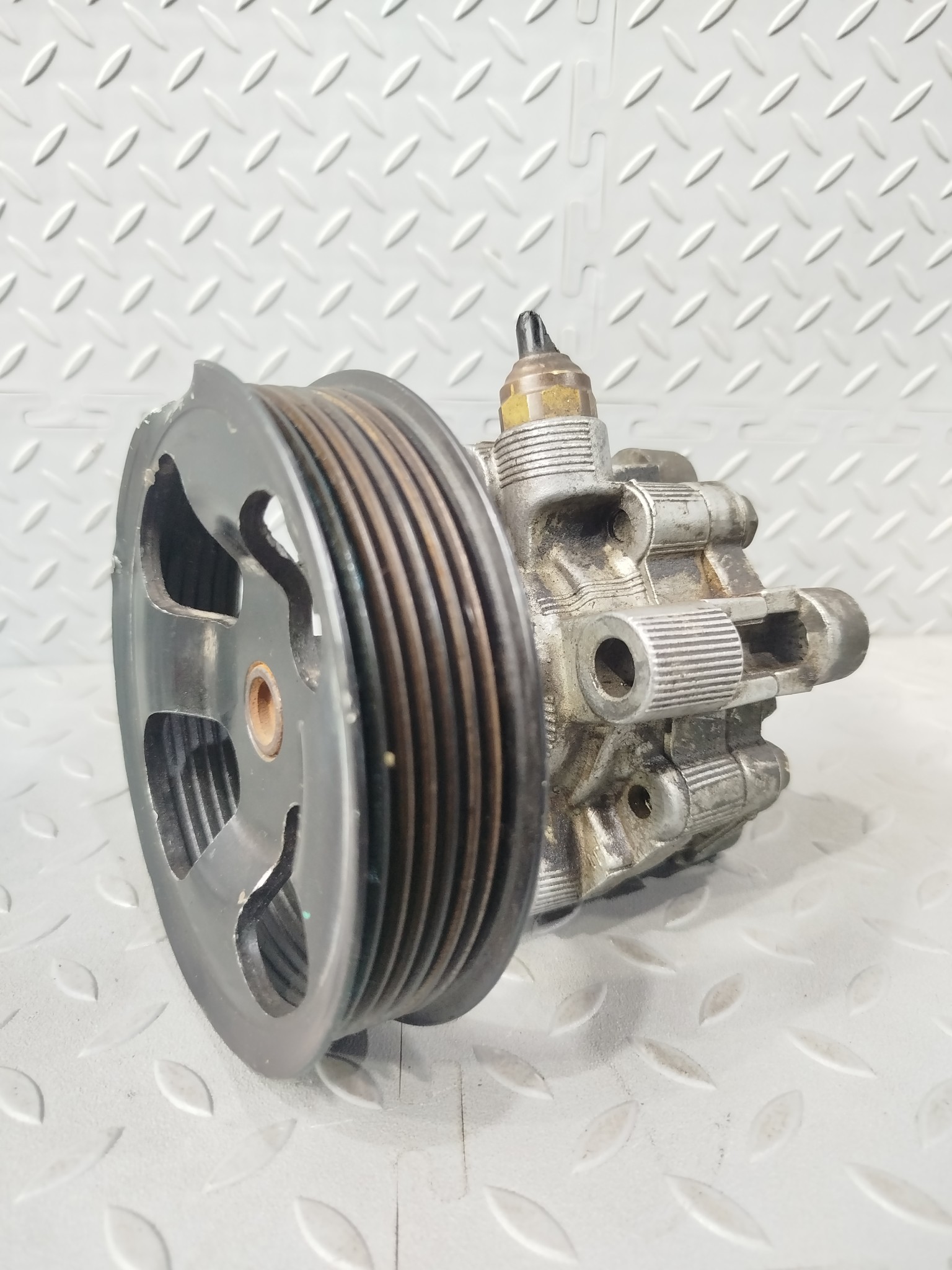 ГУР TOYOTA SCION DAIHATSU 4431005090 DY161Z