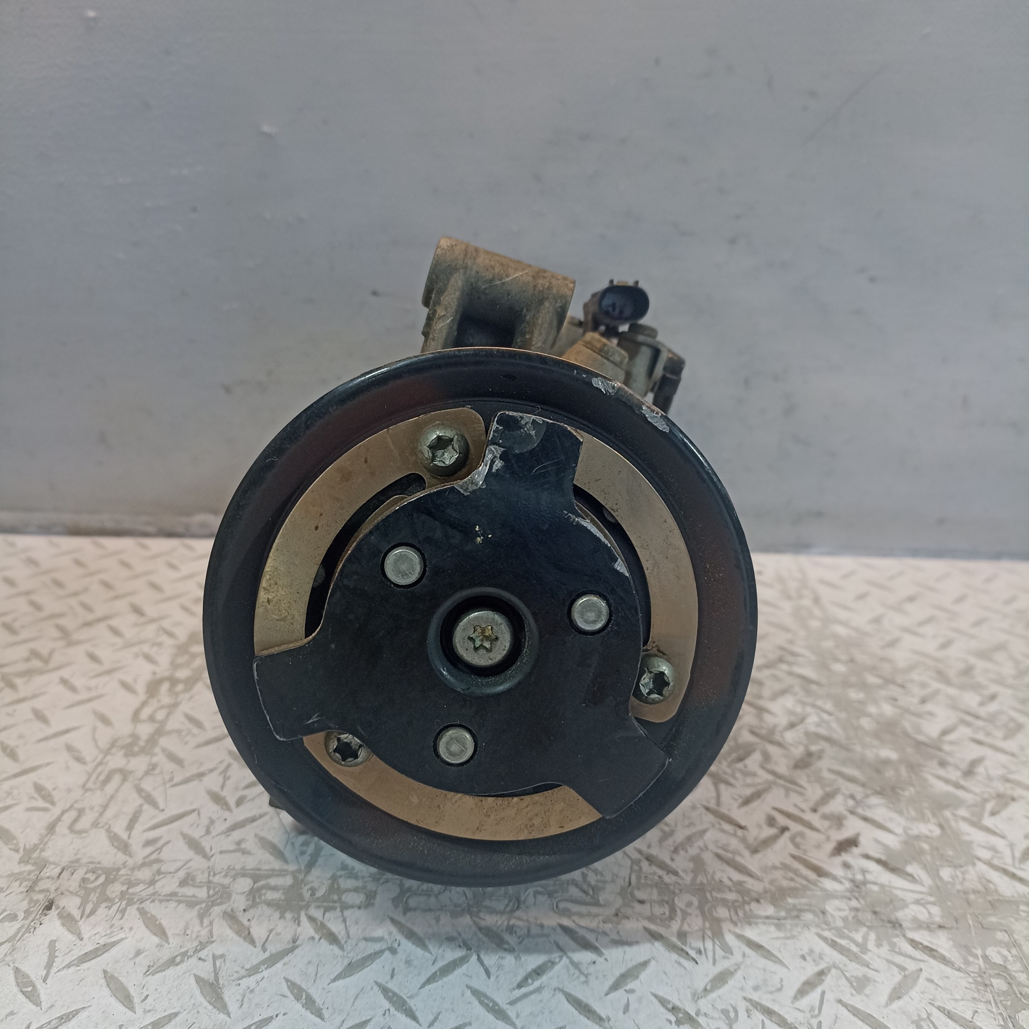 КОМПРЕССОР КОНДИЦИОНЕРА BMW 64509156821 D3044