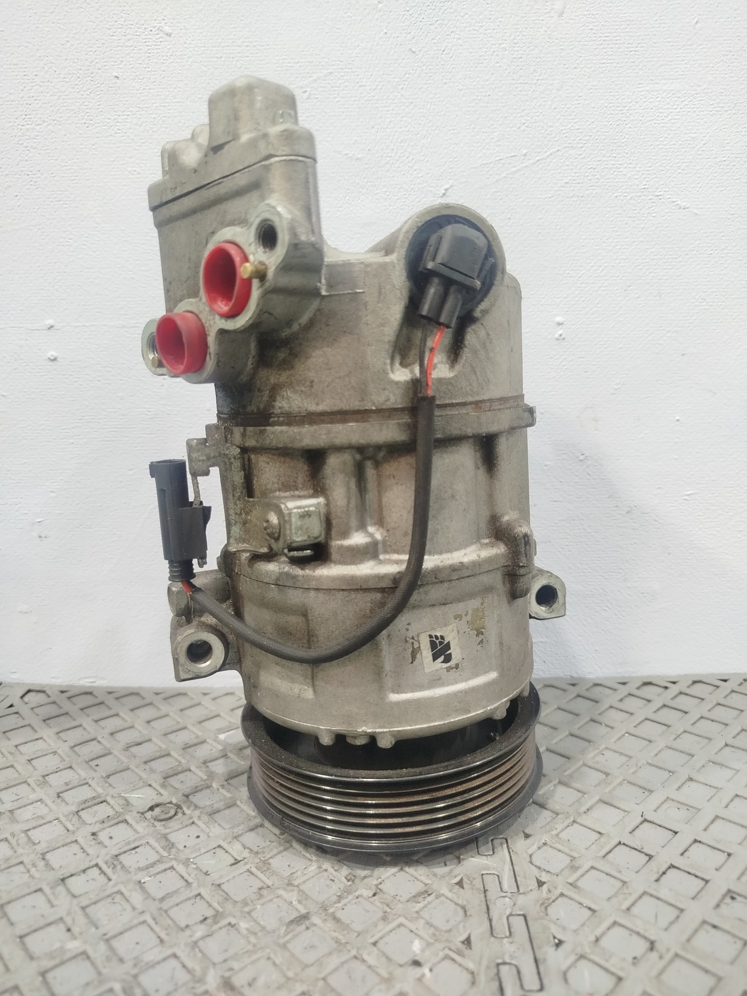 КОМПРЕССОР КОНДИЦИОНЕРА BMW 64509156821 FA380Z