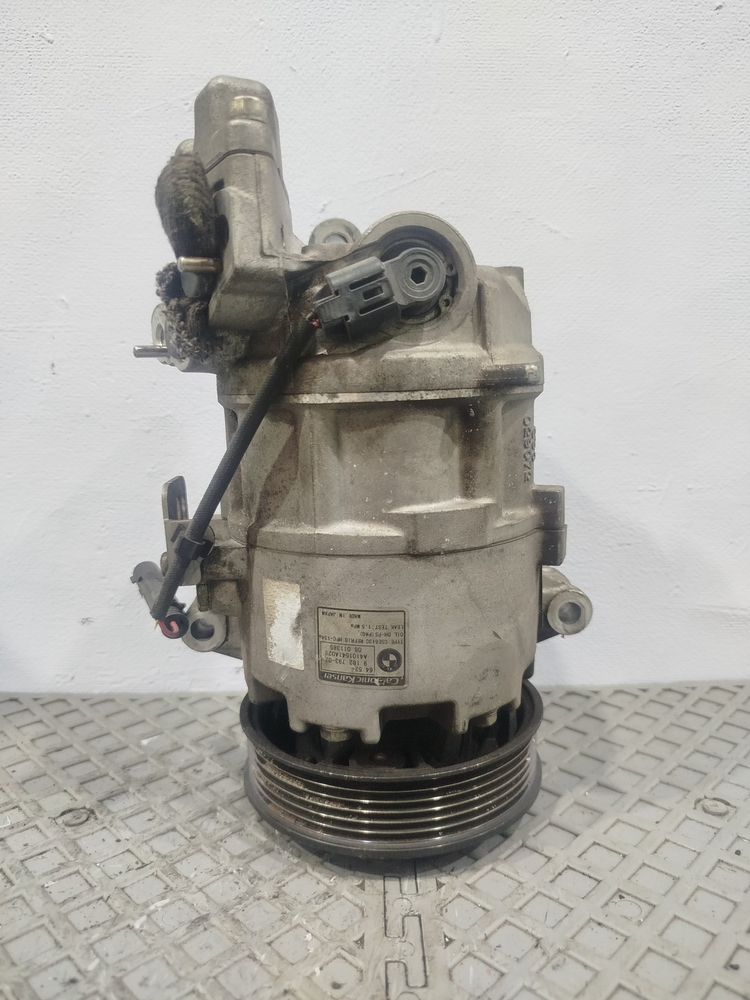 КОМПРЕССОР КОНДИЦИОНЕРА BMW 64509156821 D081