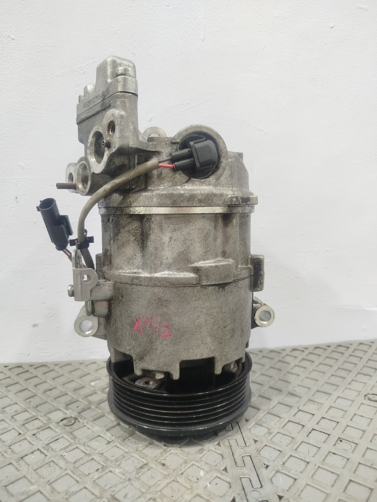 КОМПРЕССОР КОНДИЦИОНЕРА BMW 64509156821 NA8398Z