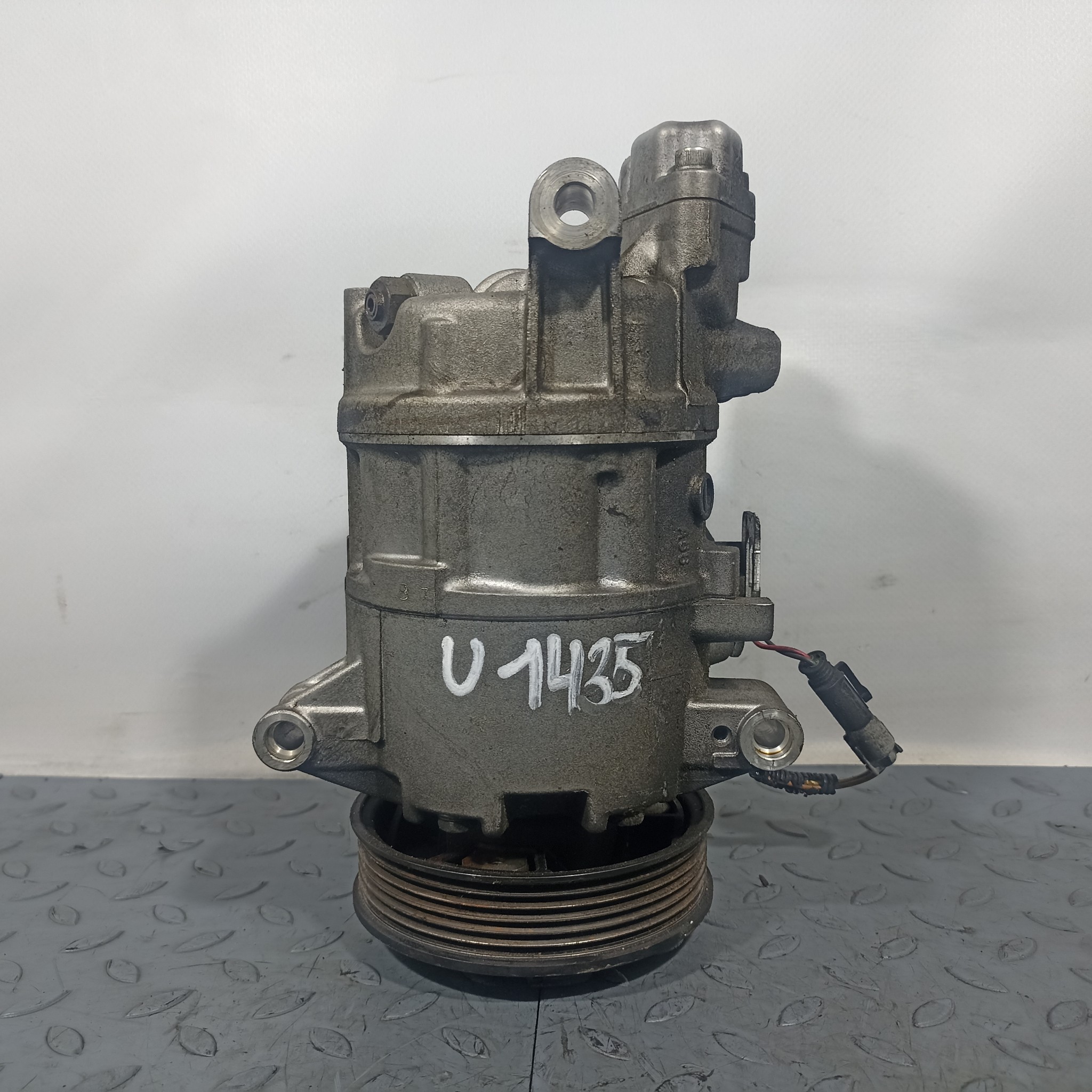 КОМПРЕССОР КОНДИЦИОНЕРА BMW 64509156821 U1435Z