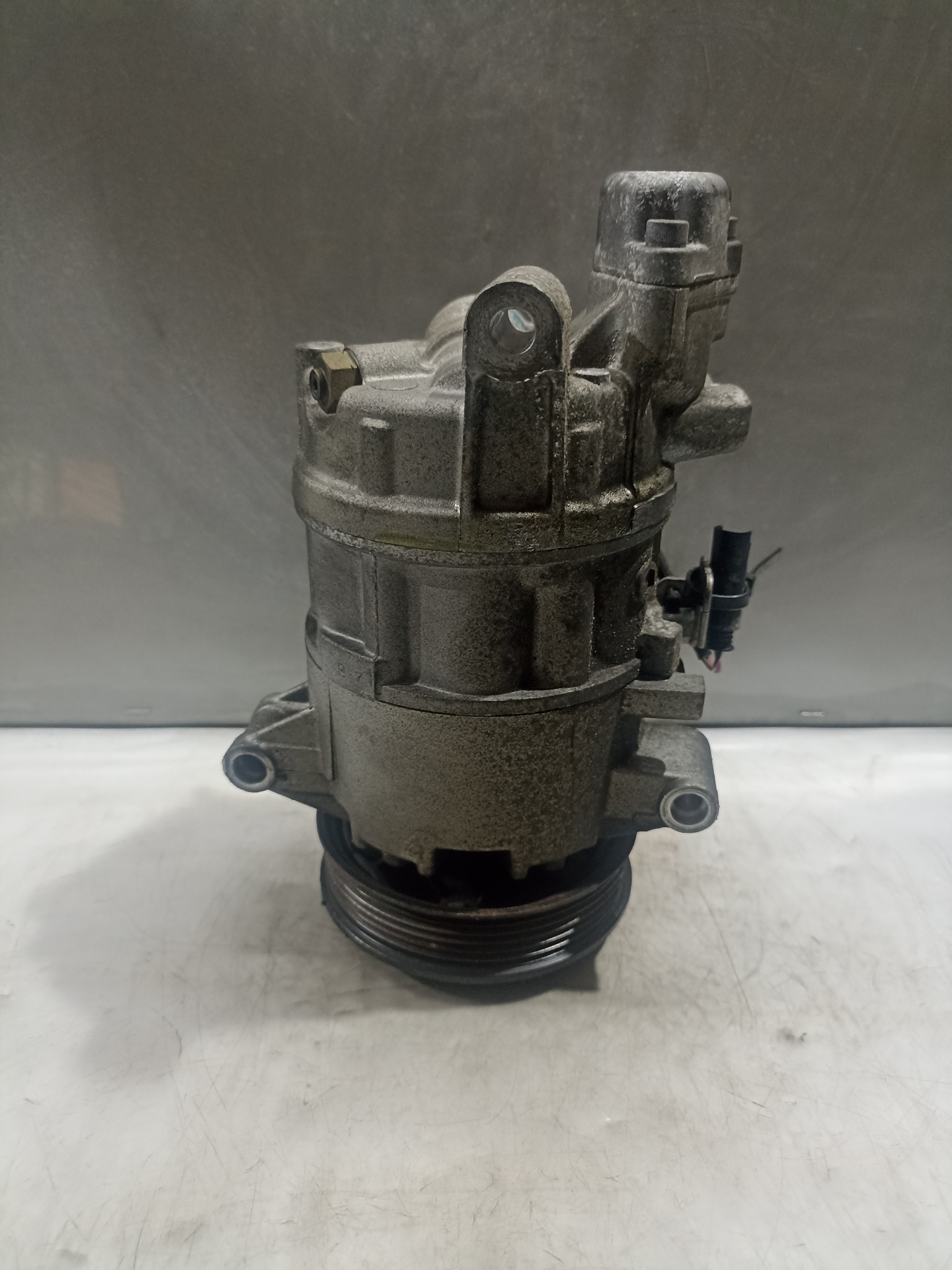 КОМПРЕССОР КОНДИЦИОНЕРА BMW 64509156821 KB1902Z