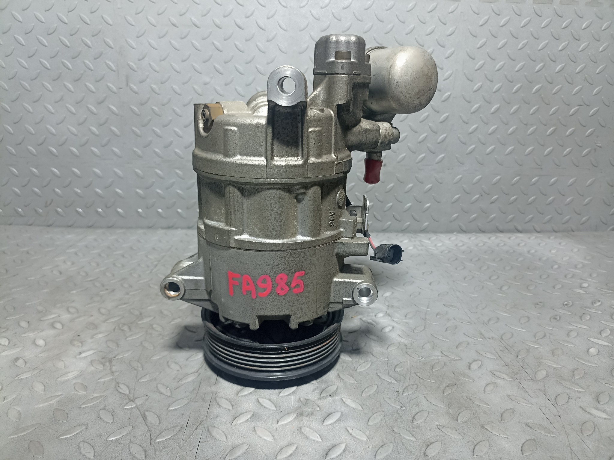 КОМПРЕССОР КОНДИЦИОНЕРА BMW 64509156821 FA985Z