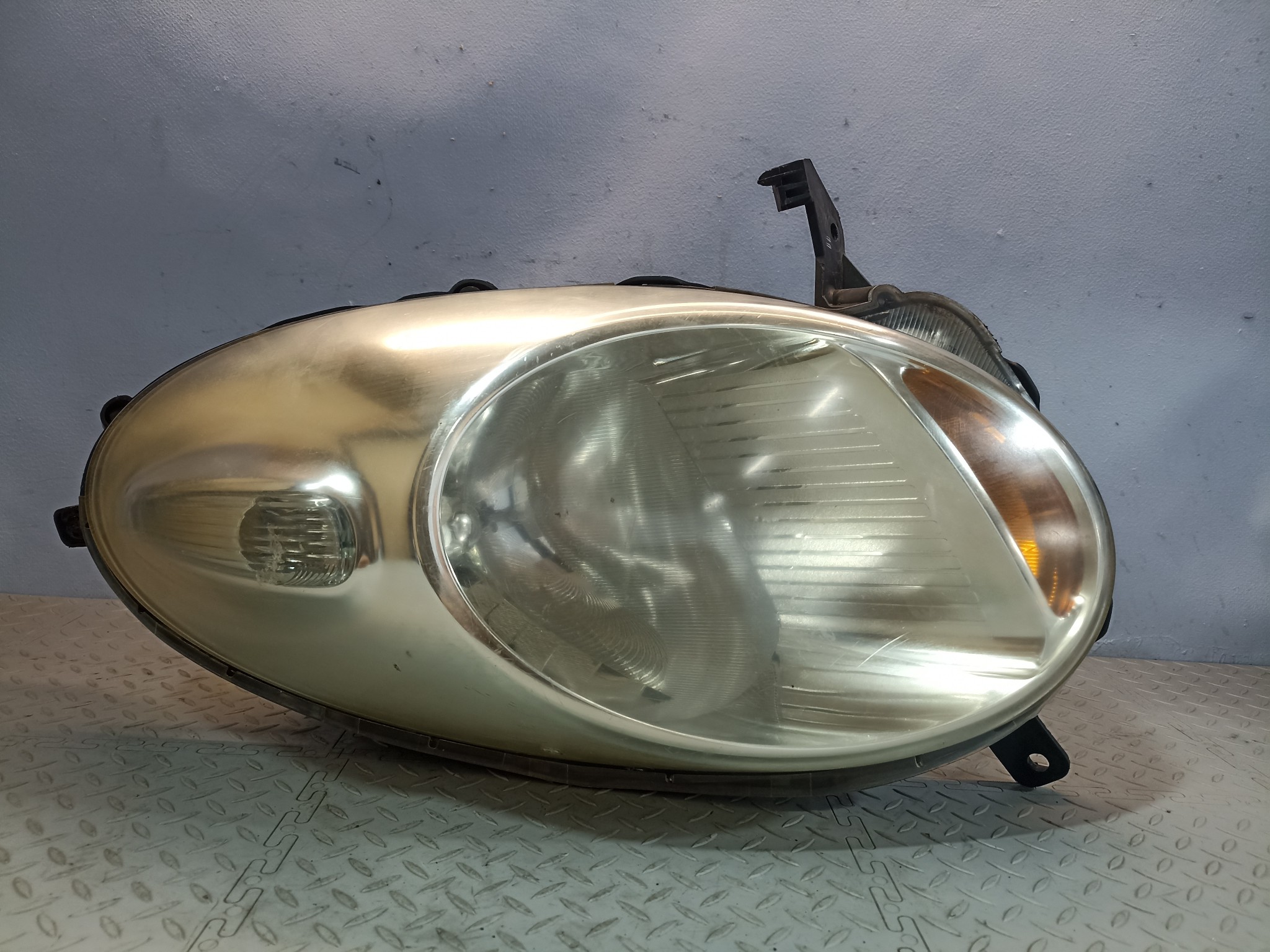 ФАРА NISSAN ЛЕВАЯ 26060CT40A  QA2284Z