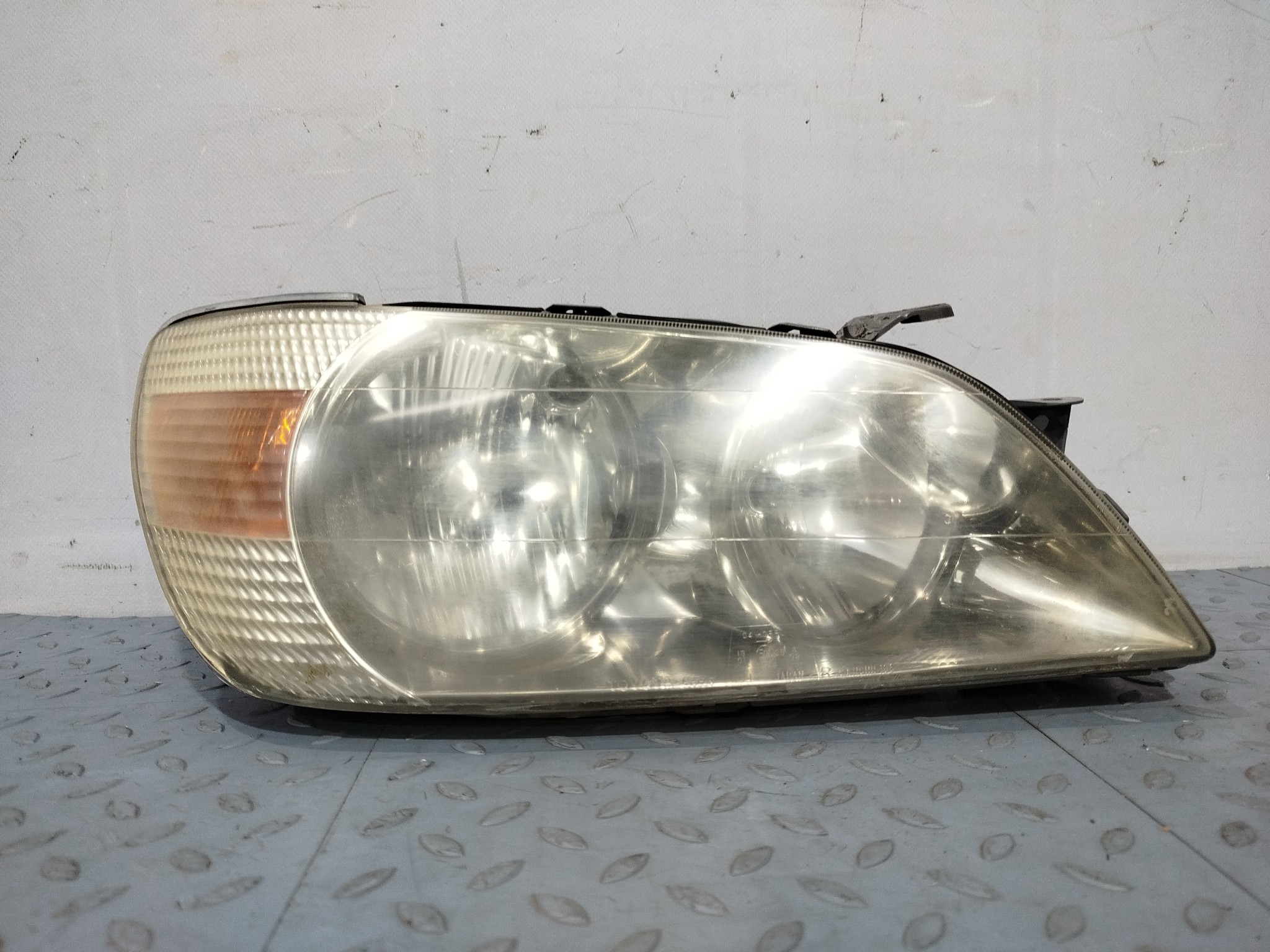 ФАРА TOYOTA LEXUS ПРАВАЯ 8111053070  XE295Z