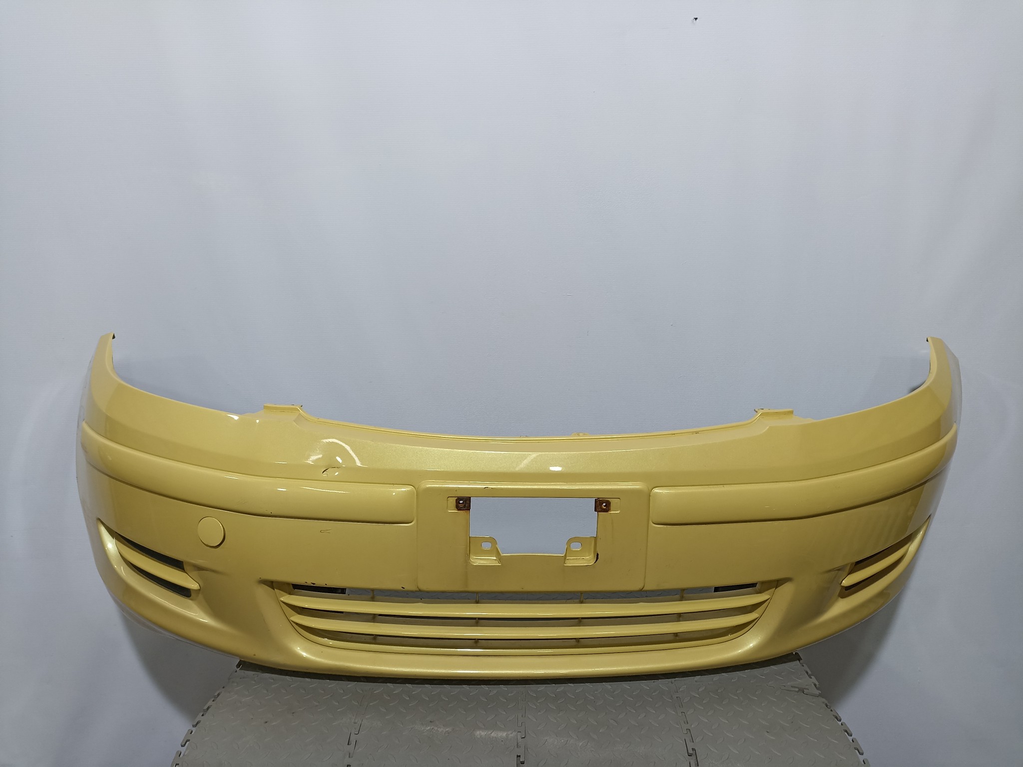 БАМПЕР MITSUBISHI COLT MN150521YB ПЕРЕДНИЙ  желтый, Y05 XA7358Z