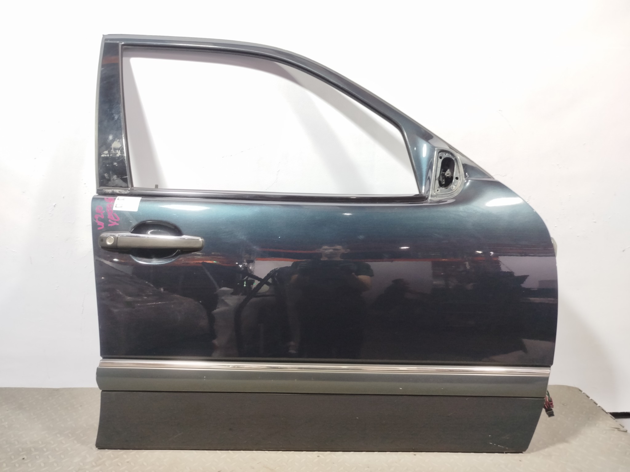 ДВЕРЬ MERCEDES-BENZ E-CLASS A2107200205 ПЕРЕДНЯЯ ПРАВАЯ черный, 189U YE096