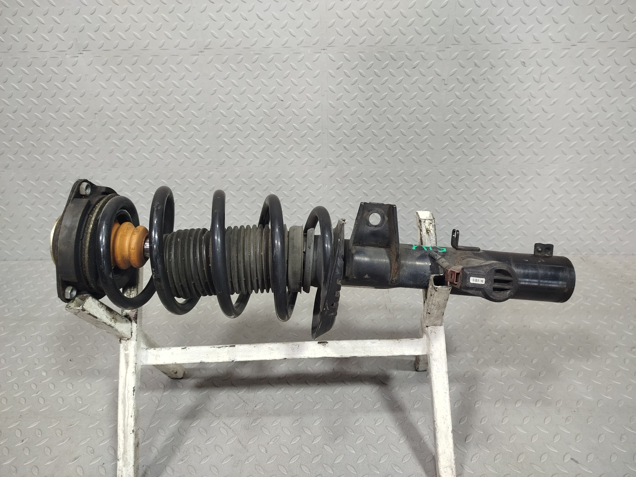 СТОЙКА ХОДОВКИ AUDI VOLKSWAGEN SKODA ПЕРЕДНЯЯ ЛЕВАЯ ПРАВАЯ 3AA413031M XA6143