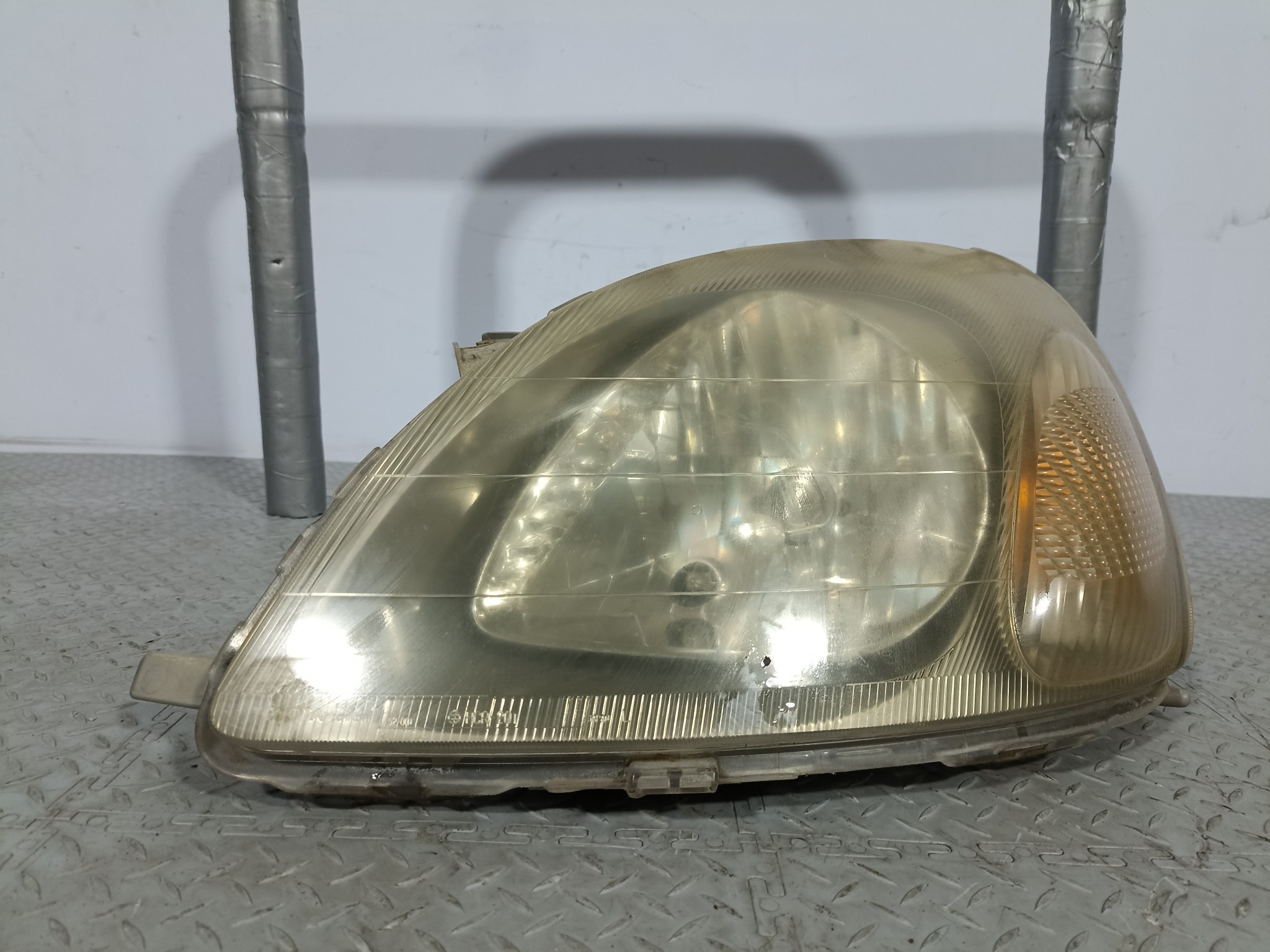ФАРА TOYOTA ЛЕВАЯ 8113052110  QE232Z