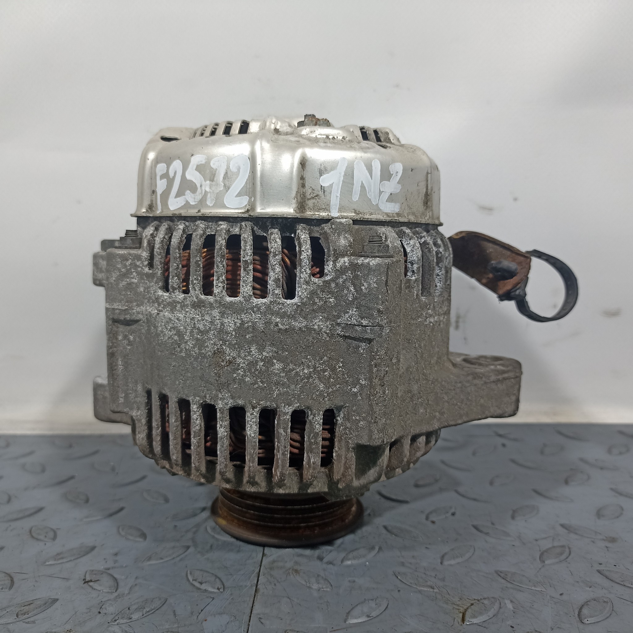 ГЕНЕРАТОР TOYOTA 2706021070  F2572Z
