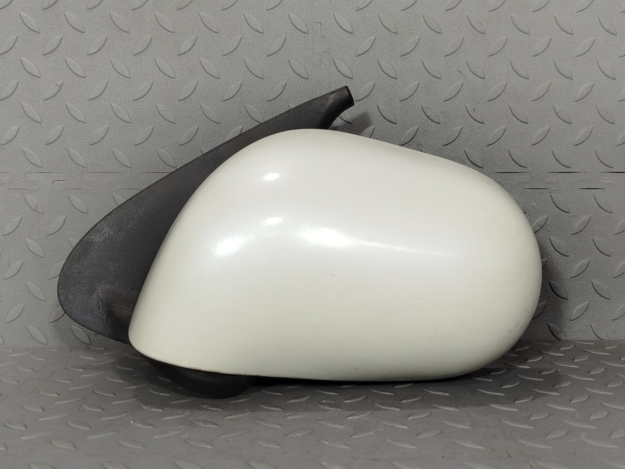 ЗЕРКАЛО NISSAN MARCH MICRA ЛЕВОЕ 96302CT41B  белый, QX1 GA1027