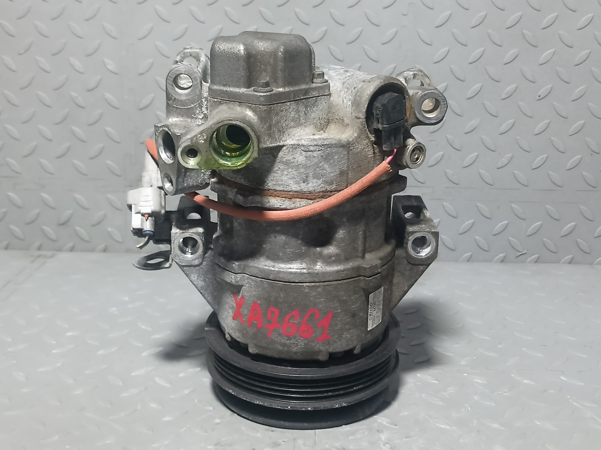 КОМПРЕССОР КОНДИЦИОНЕРА TOYOTA 883101A890  XA7661Z