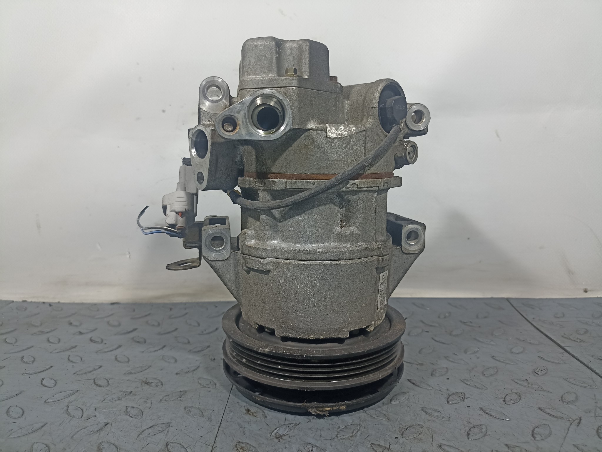 КОМПРЕССОР КОНДИЦИОНЕРА TOYOTA 883101A890 F2651Z