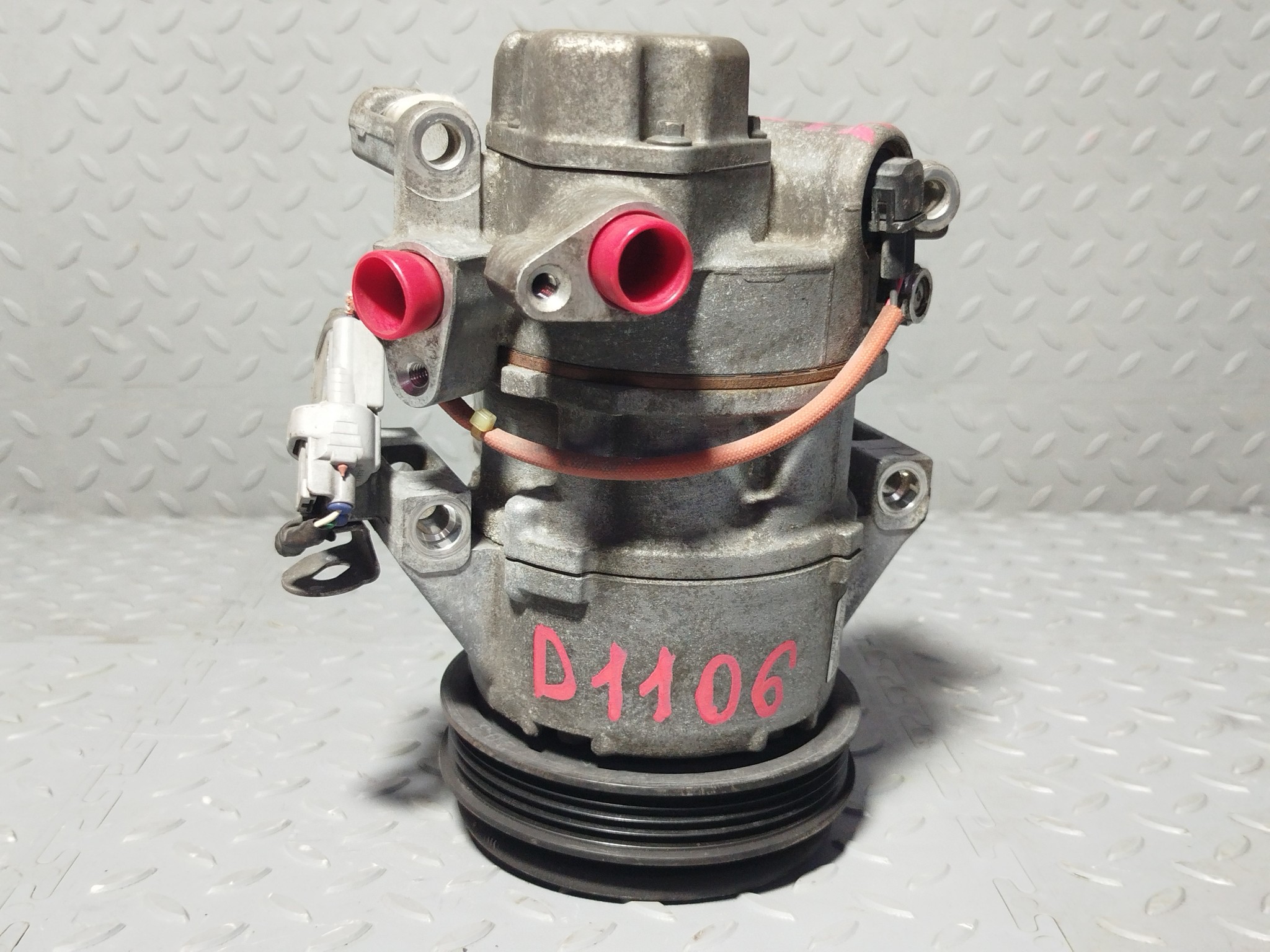 КОМПРЕССОР КОНДИЦИОНЕРА TOYOTA 883101A890  D1106