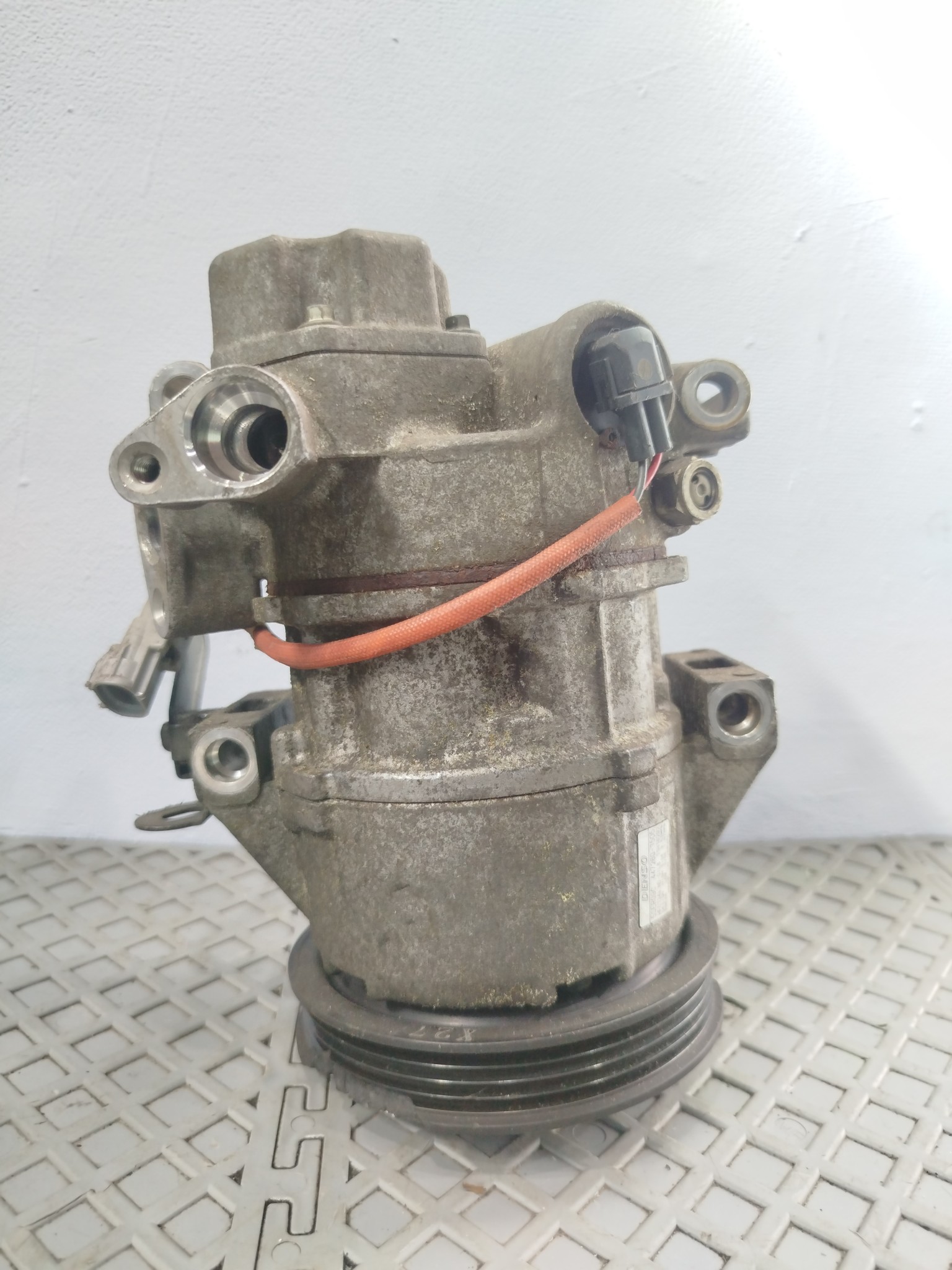 КОМПРЕССОР КОНДИЦИОНЕРА TOYOTA 883101A890  TA163Z