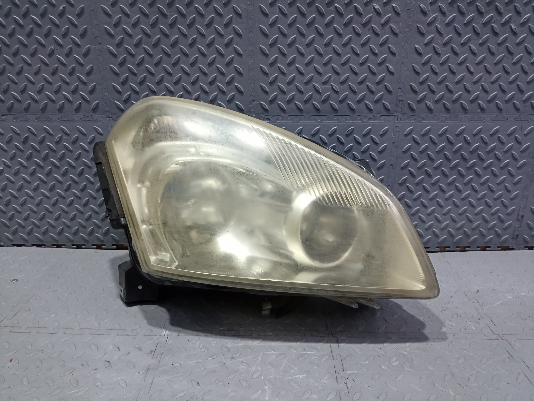 ФАРА NISSAN ПРАВАЯ 26010JD00A  S4055Z