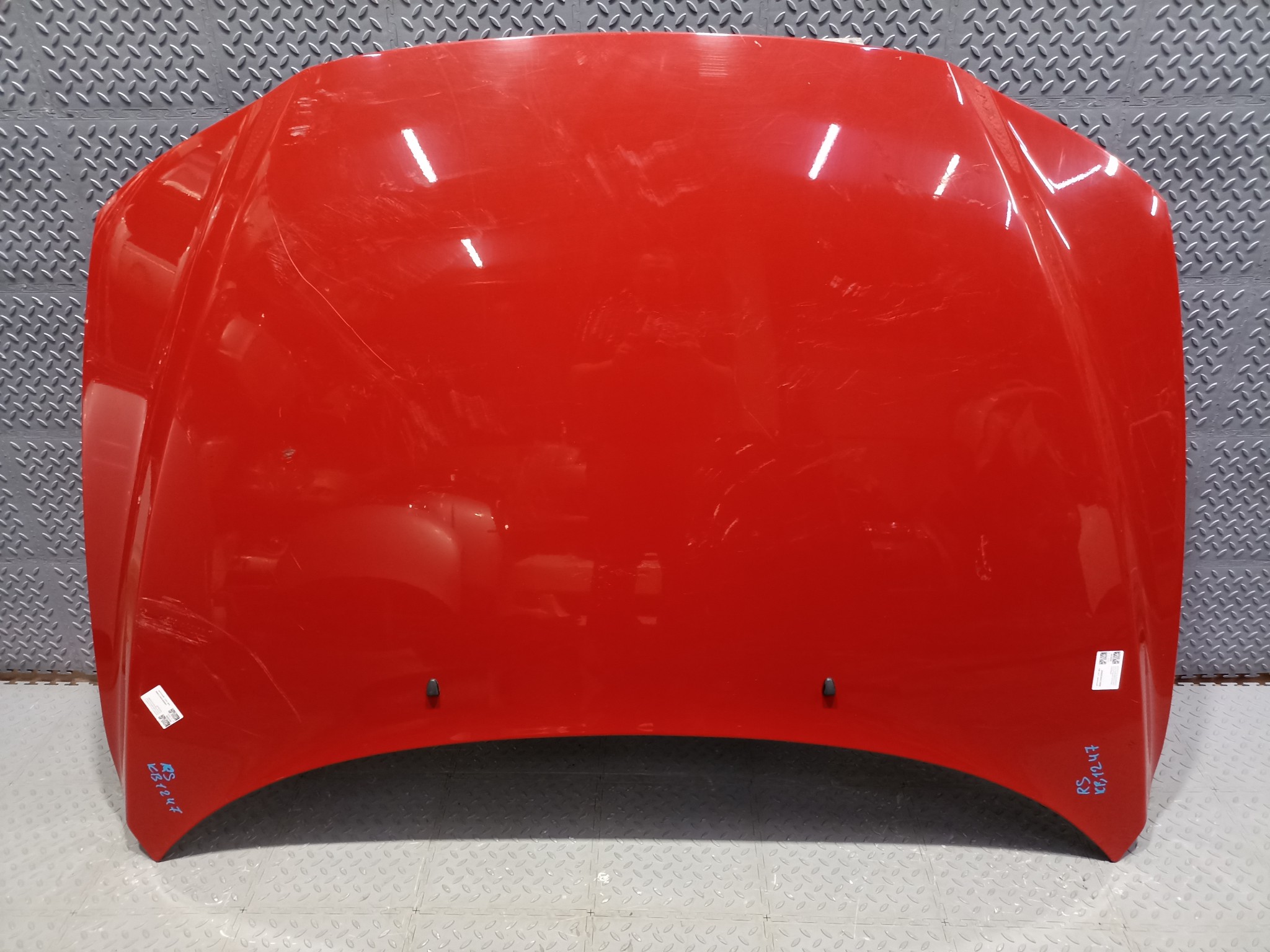 КАПОТ VOLVO S60 V70 XC70 30796490 красный KB1247