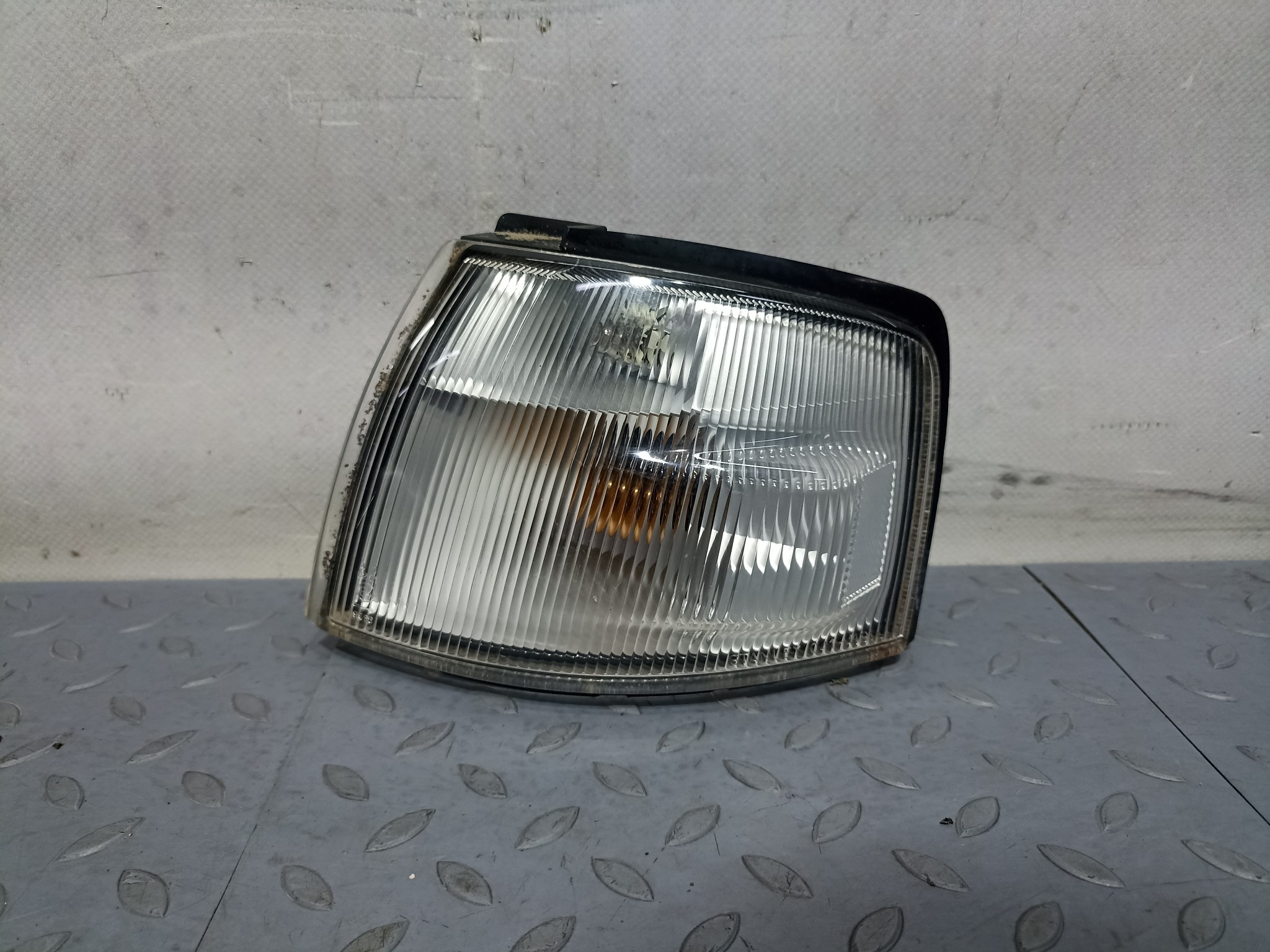 ГАБАРИТ MAZDA FORD ЛЕВЫЙ D20151070B S4092