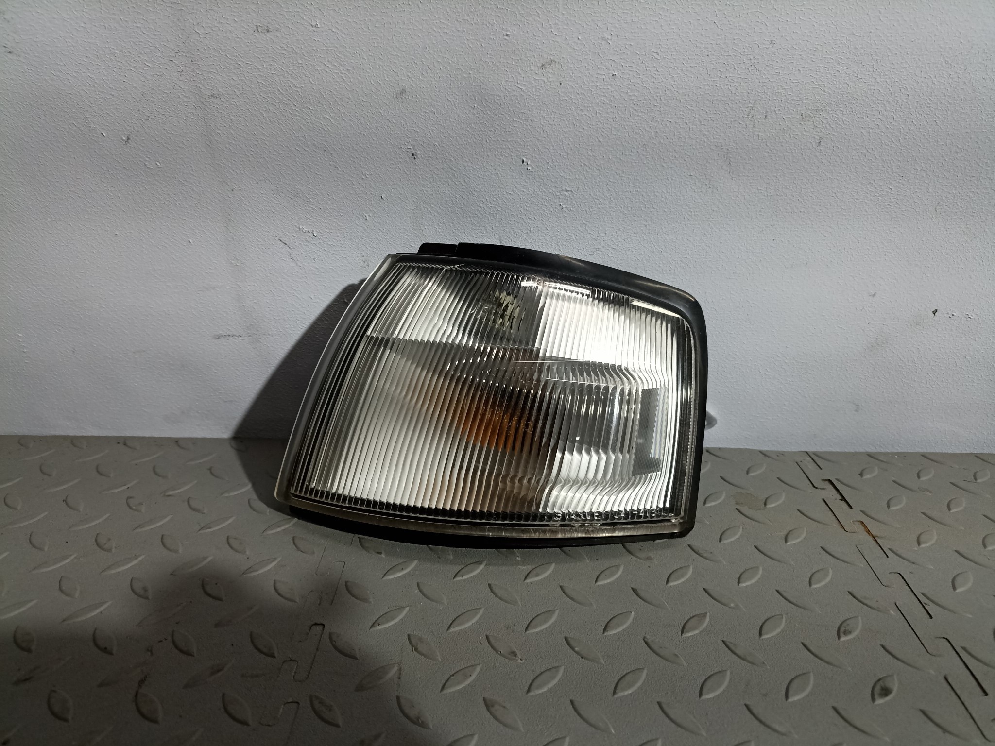 ГАБАРИТ MAZDA FORD ЛЕВЫЙ D20151070B QA5463Z