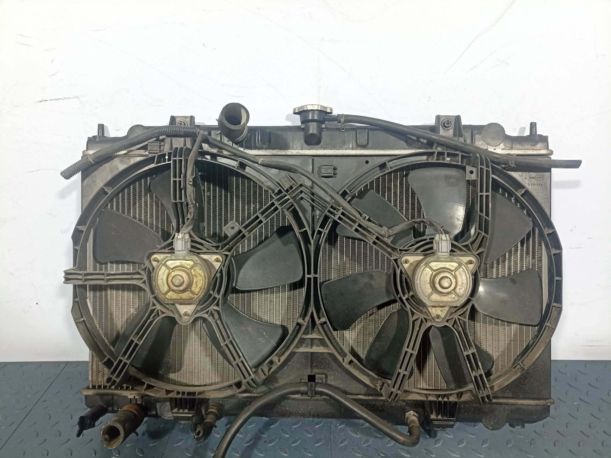 РАДИАТОР ДВИГАТЕЛЯ NISSAN MAZDA 214606N003  KE850
