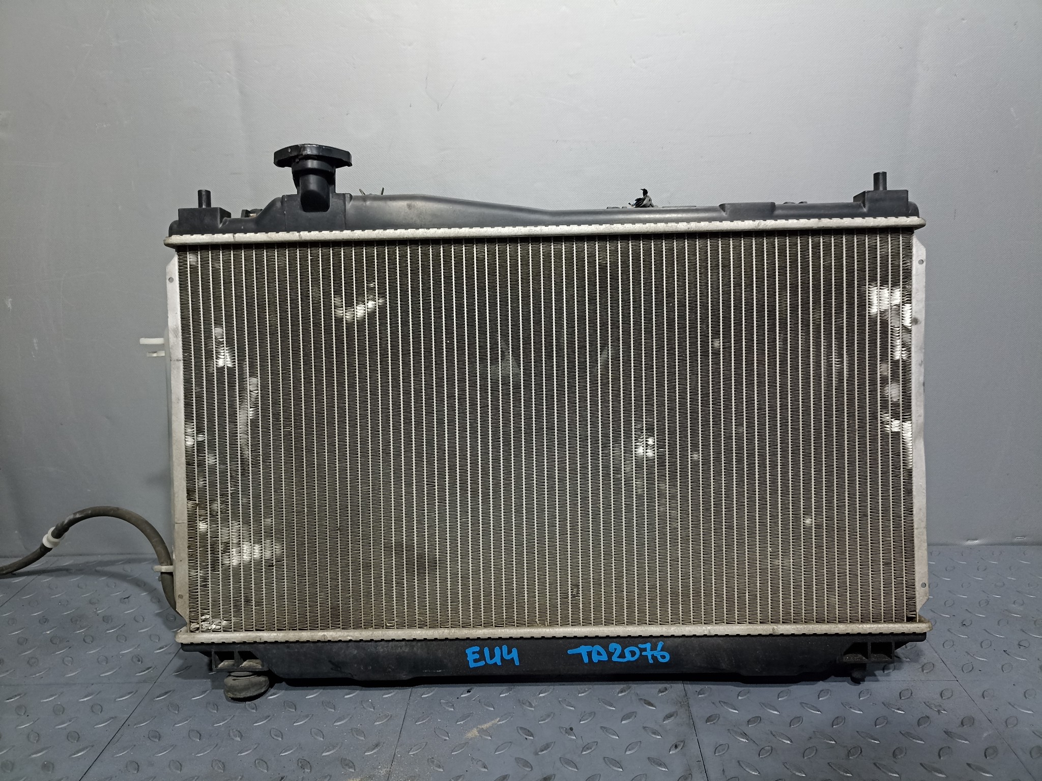 РАДИАТОР ДВИГАТЕЛЯ HONDA 19010PLR902 TA2076