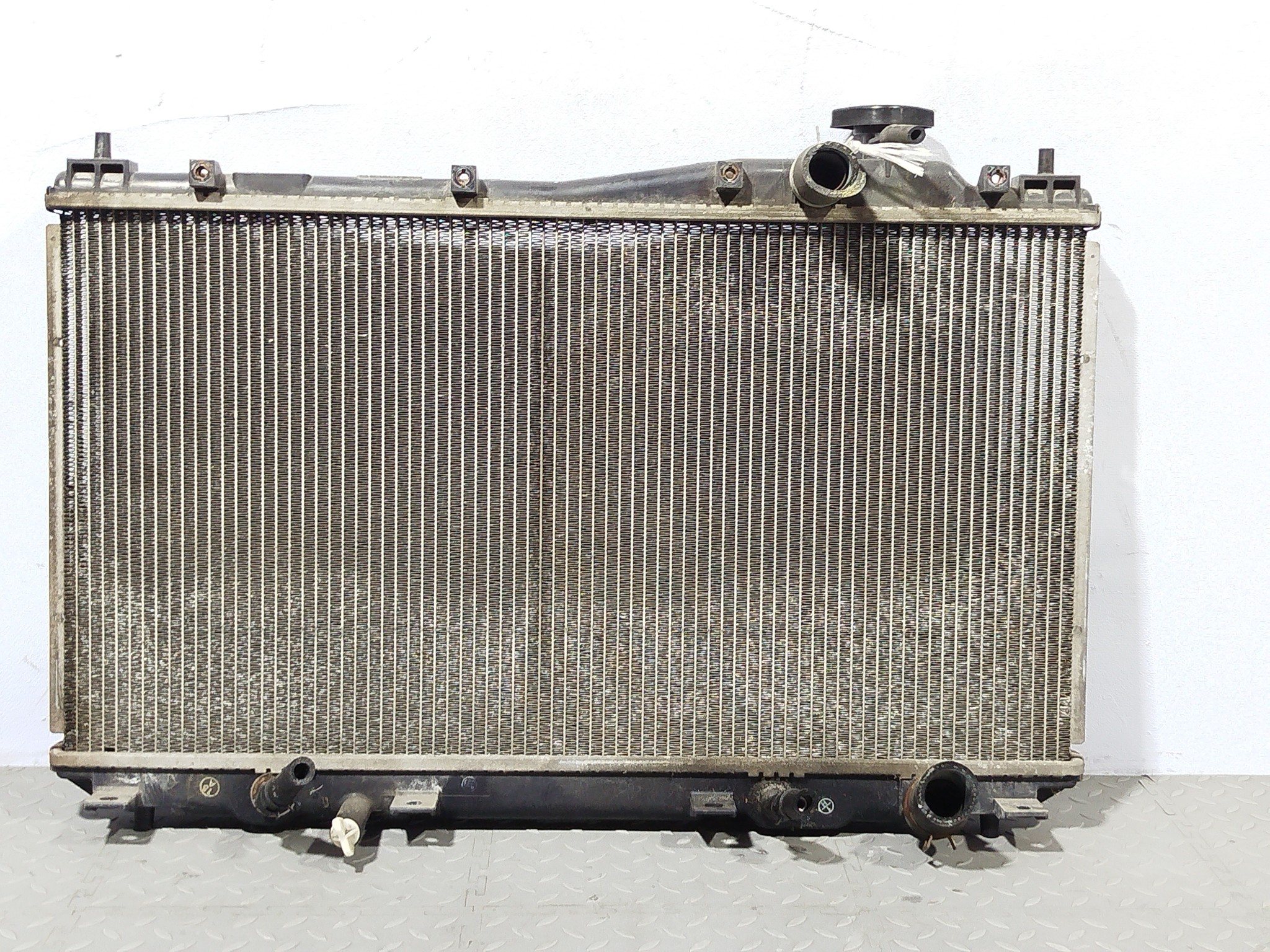 РАДИАТОР ДВИГАТЕЛЯ HONDA 19010PLR902 XE375Z