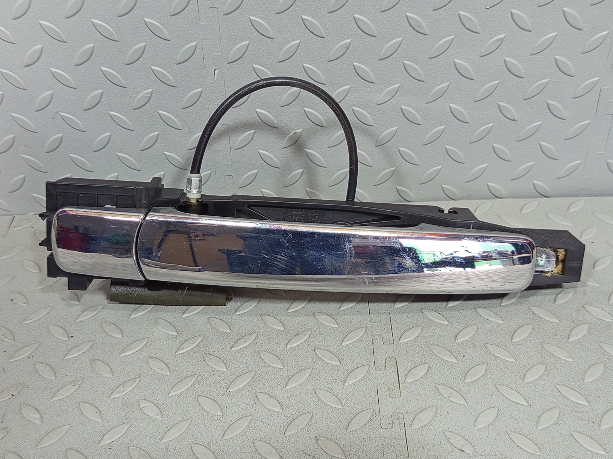 РУЧКА ДВЕРИ ВНЕШНЯЯ NISSAN INFINITI ЗАДНЯЯ ЛЕВАЯ 80640CA000  хром, K21 KB2399