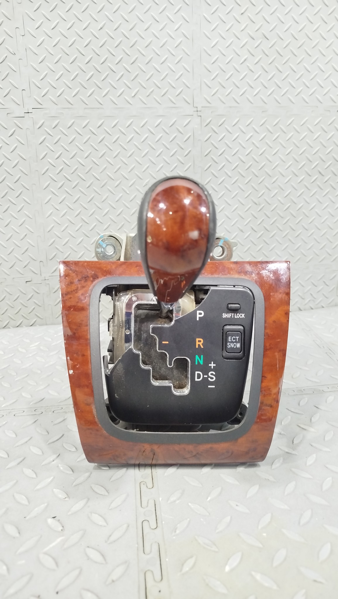 РУЧКА КПП TOYOTA 3356048110 XA7020
