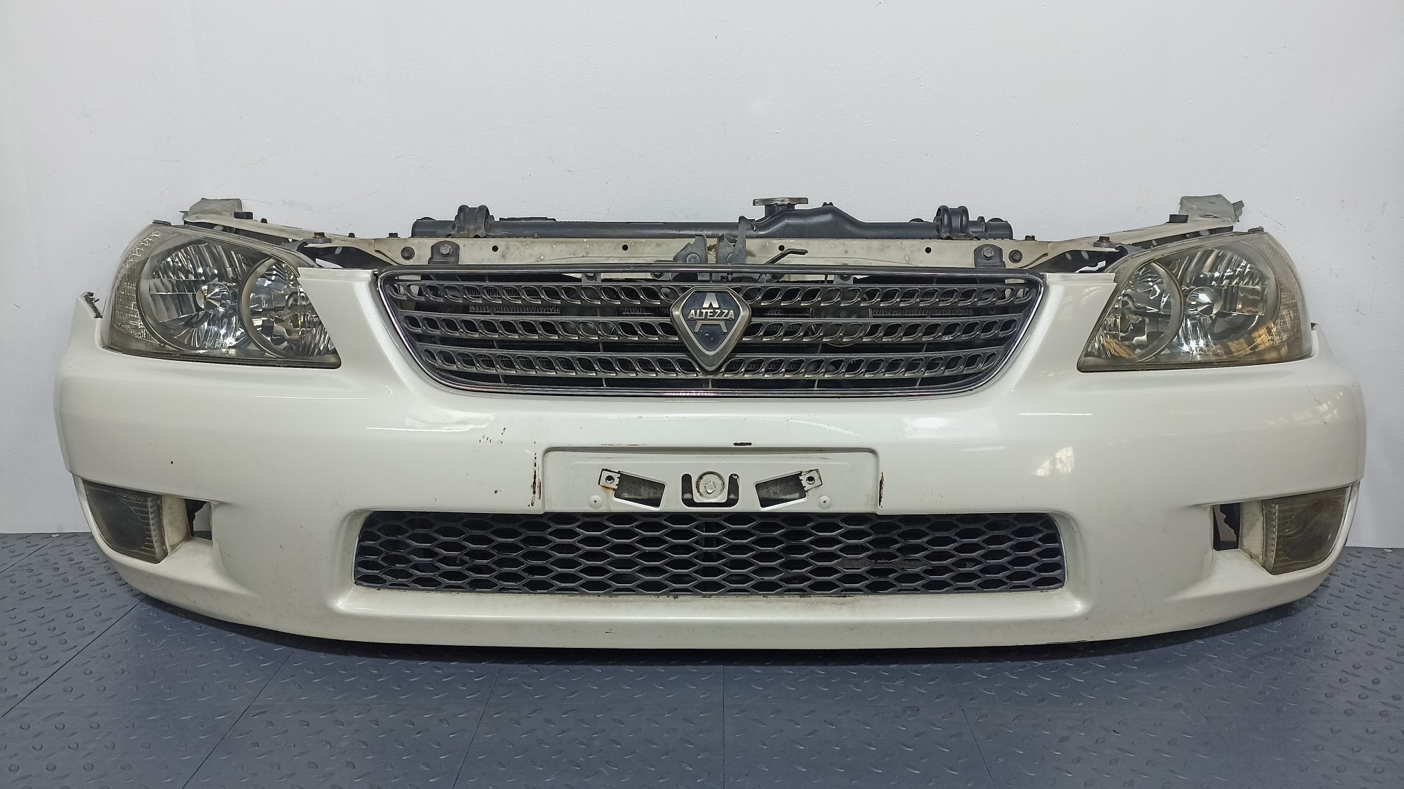 НОУСКАТ TOYOTA LEXUS ALTEZZA IS200 IS300 5211953010B0 белый DY1088