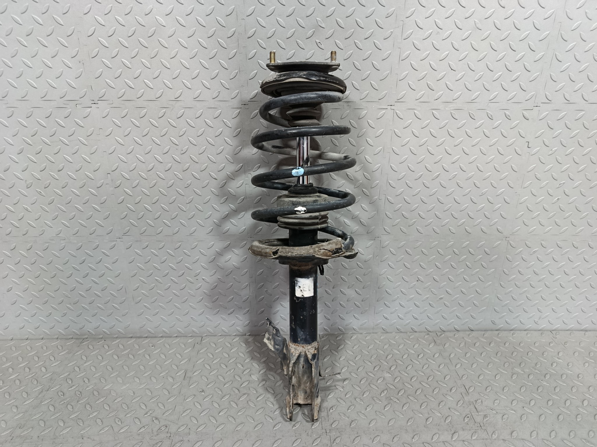 СТОЙКА ХОДОВКИ NISSAN MAZDA ПЕРЕДНЯЯ ЛЕВАЯ 54303WD226 S4491