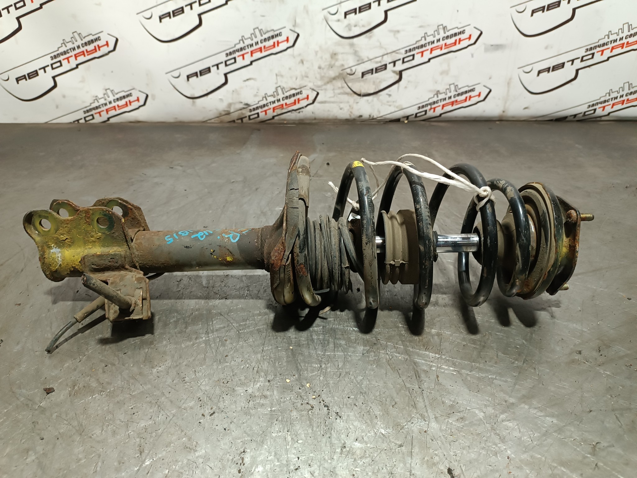 СТОЙКА ХОДОВКИ NISSAN MAZDA ПЕРЕДНЯЯ ПРАВАЯ 54302WD226  TE112
