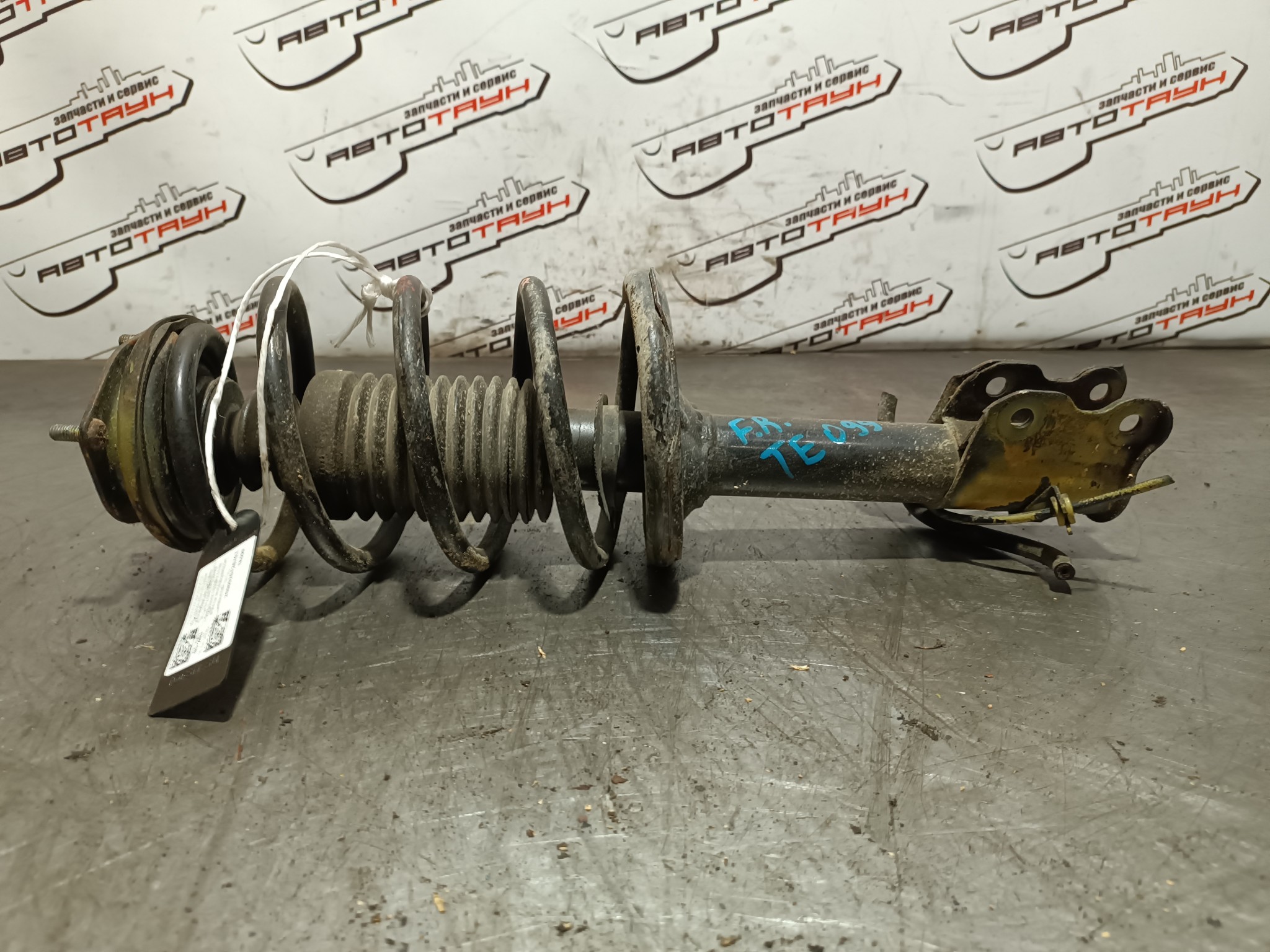 СТОЙКА ХОДОВКИ NISSAN MAZDA ПЕРЕДНЯЯ ПРАВАЯ 54302WD226  TE099