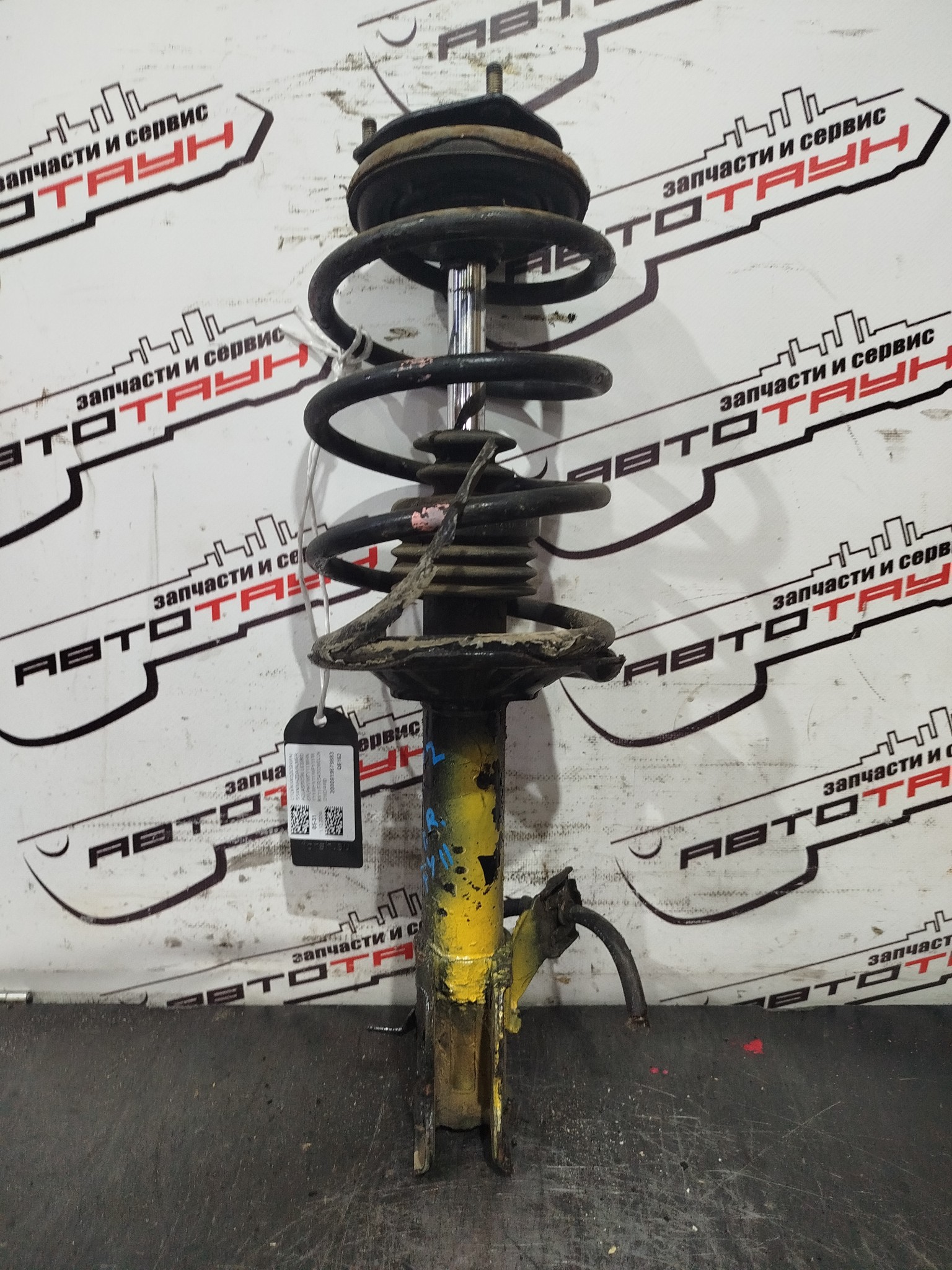 СТОЙКА ХОДОВКИ NISSAN MAZDA ПЕРЕДНЯЯ ПРАВАЯ 54302WD226  QE162