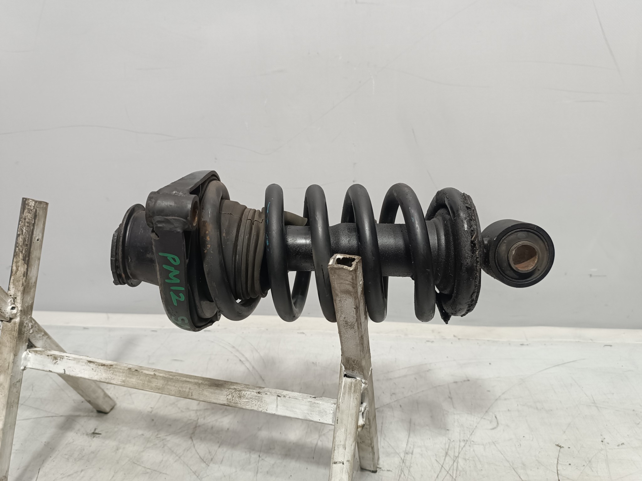 СТОЙКА ХОДОВКИ NISSAN MAZDA ЗАДНЯЯ ЛЕВАЯ 56211WF126 S3787