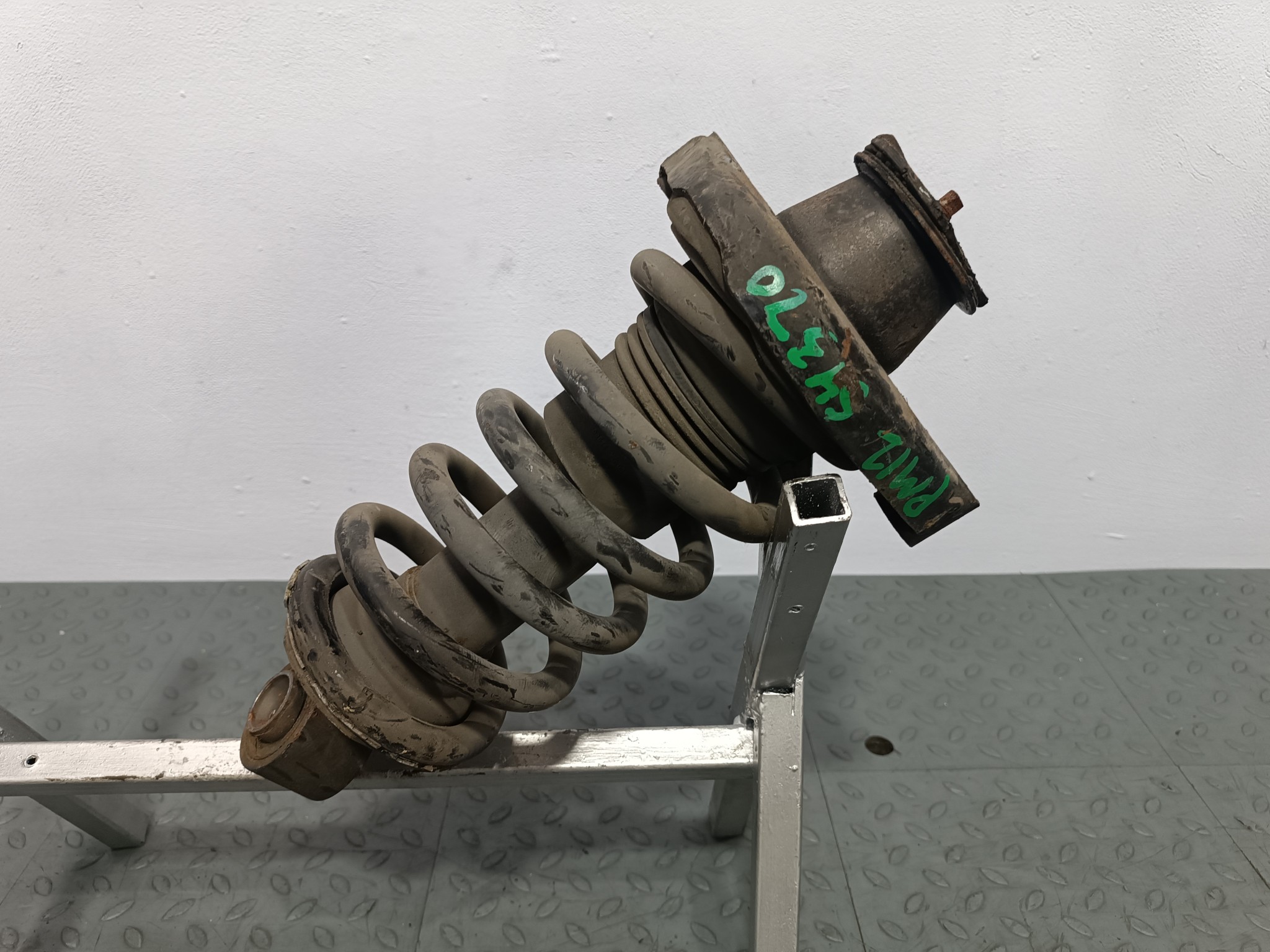 СТОЙКА ХОДОВКИ NISSAN MAZDA ЗАДНЯЯ ПРАВАЯ 56210WF126 S4370