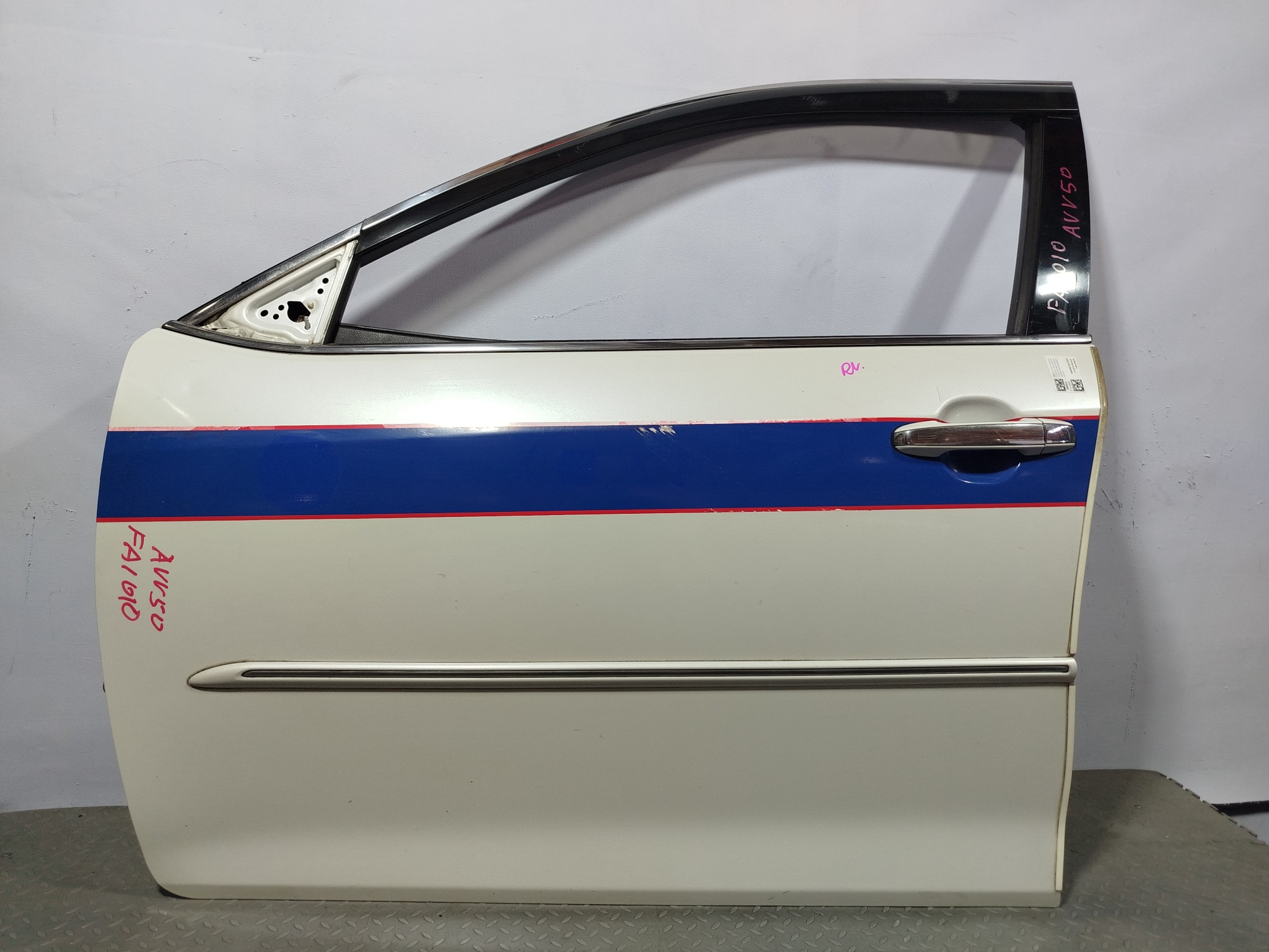 ДВЕРЬ TOYOTA DAIHATSU ALTIS CAMRY 6700233200 ПЕРЕДНЯЯ ЛЕВАЯ белый перламутр, 070 FA1010