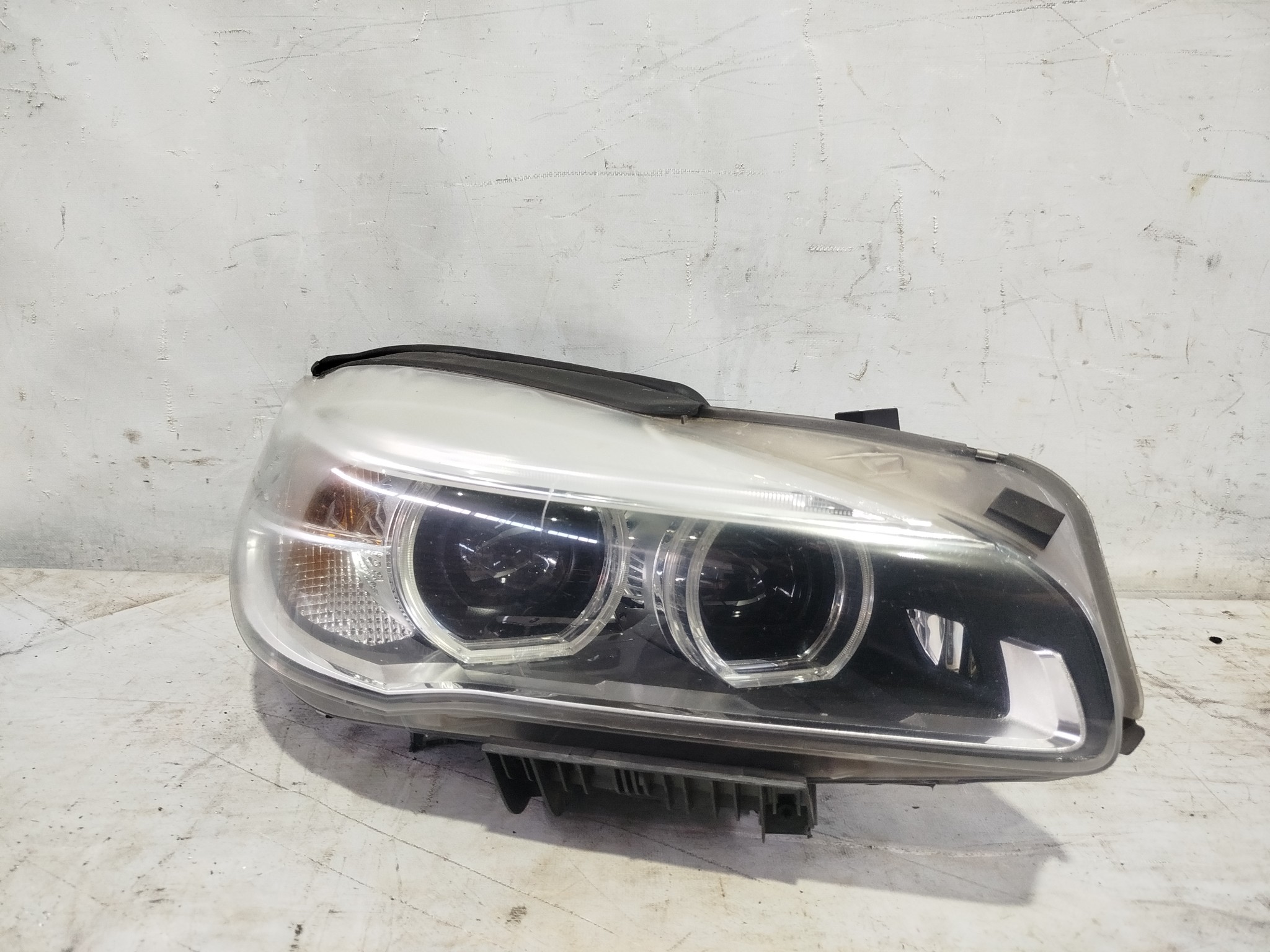 ФАРА BMW ПРАВАЯ 63117391404 DY457Z