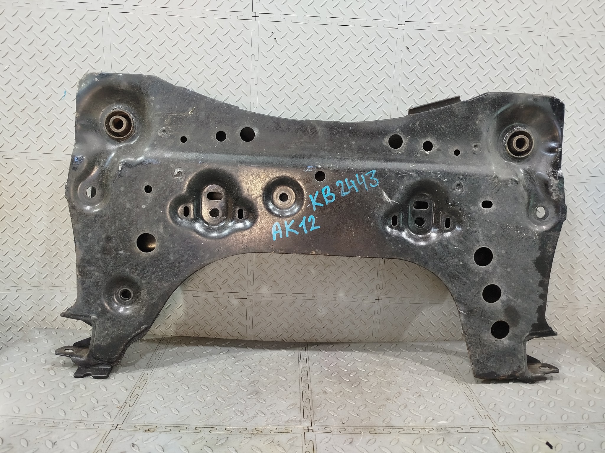 БАЛКА Двигатель/ПОДРАМНИК NISSAN MAZDA MITSUBISHI ПЕРЕДНЯЯ 544003U811 KB2443