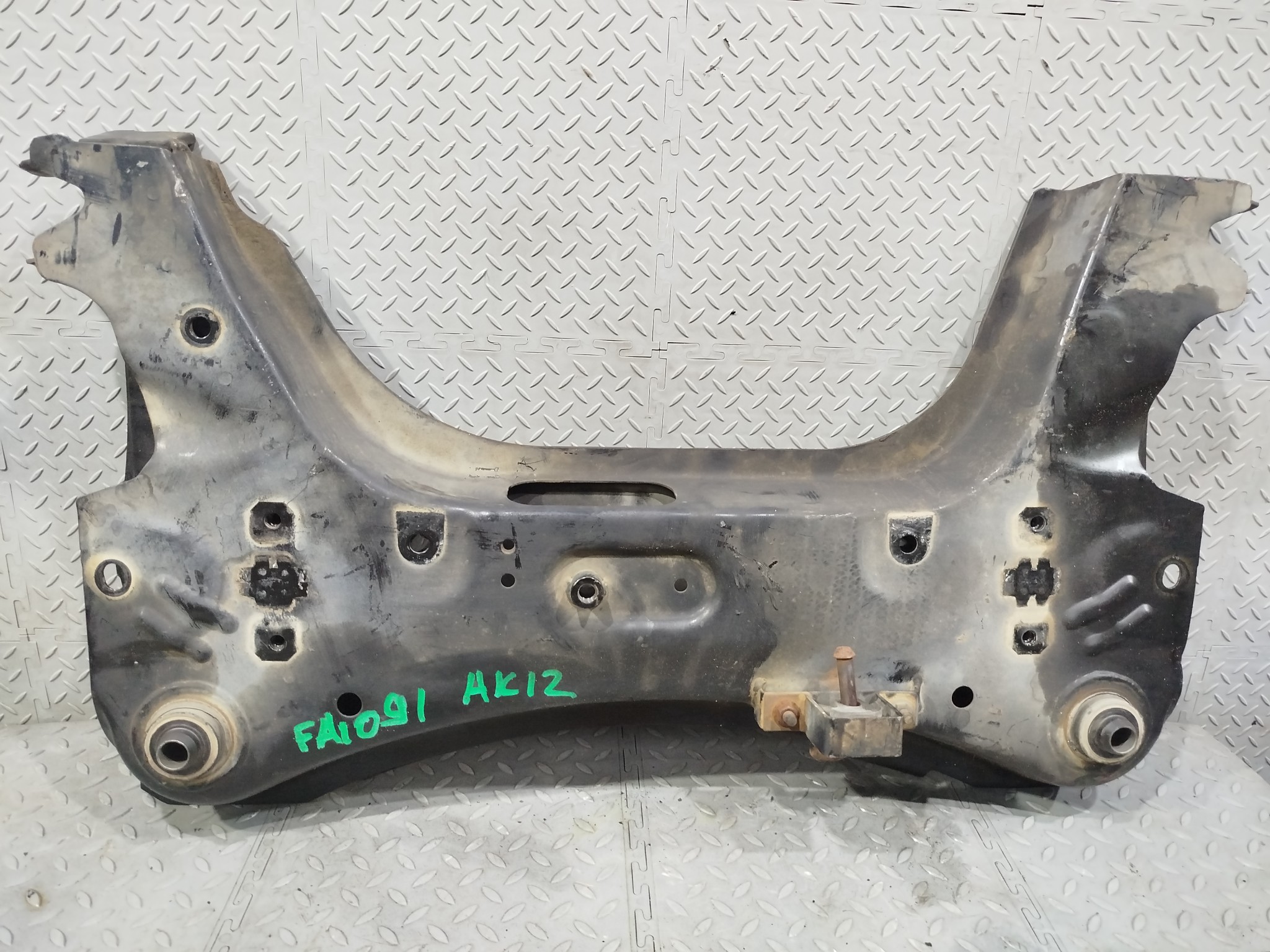 БАЛКА Двигатель/ПОДРАМНИК NISSAN MAZDA MITSUBISHI ПЕРЕДНЯЯ 544003U811 FA1091