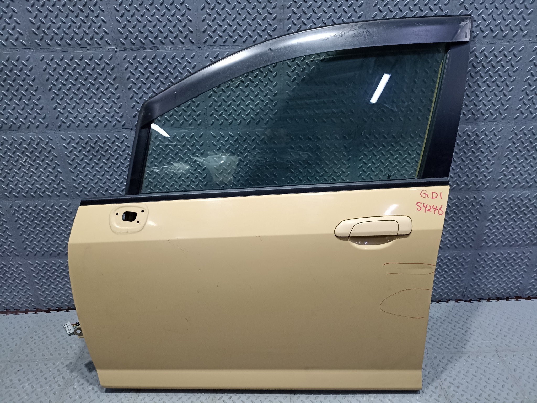 ДВЕРЬ HONDA FIT JAZZ 67050SAA010ZZ ПЕРЕДНЯЯ ЛЕВАЯ  бежевый, YR548 S4246